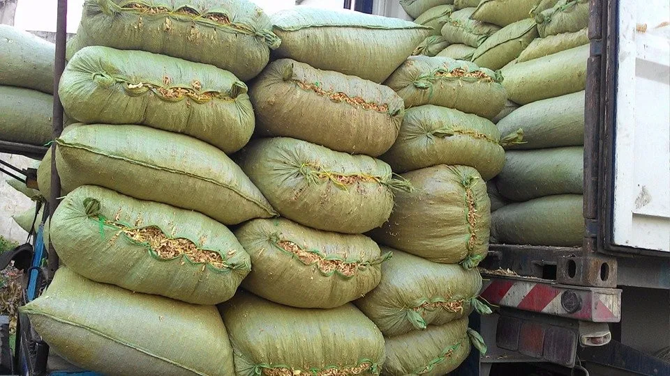 HOT!! CRAB SHELL MEAL FOR ANIMAL FEEL FROM VIETNAM IS THE BEST PRICE FOR WHOLESALER AND HIGH QUALITY FOR EXPORT STANDARD