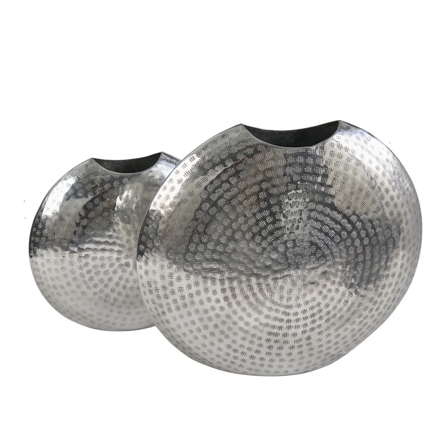 Classic Style Aluminum Flower Vases For Home Hotels & Restaurants 2024 Latest Home Decor Products