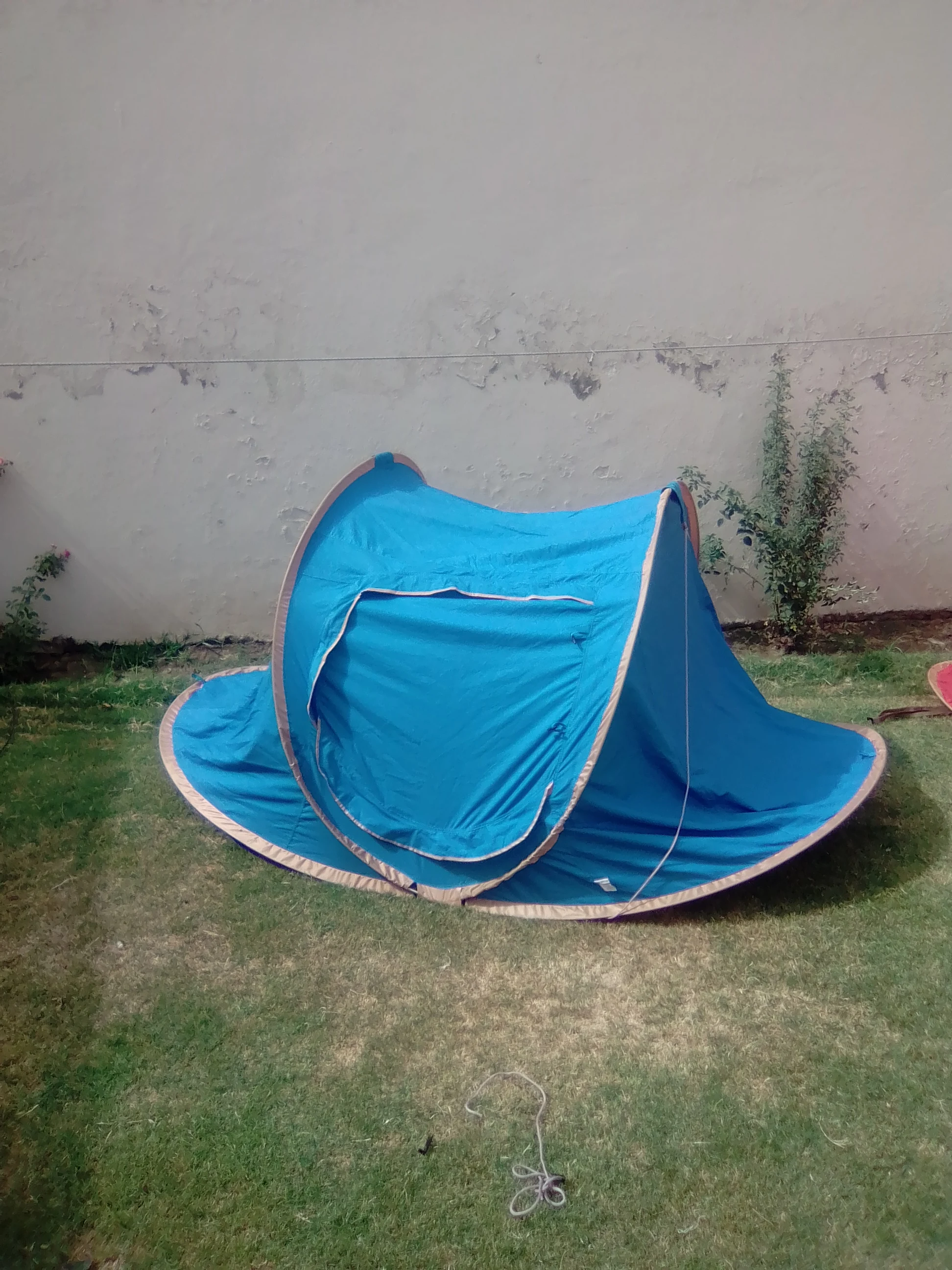 2/3 Person Portable Floating Cloud Tent 4 Season rain proof beach tent sun shade Outdoor camping tent