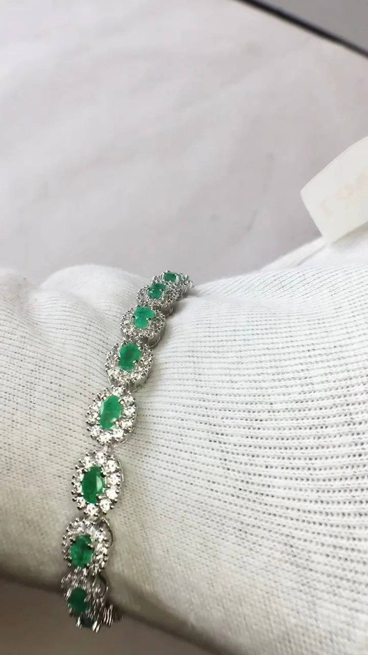 Sterling 925 Silver Bracelet with Natural Emerald Gemstone very beautiful and unique design for women & Perfect For Any Occasion