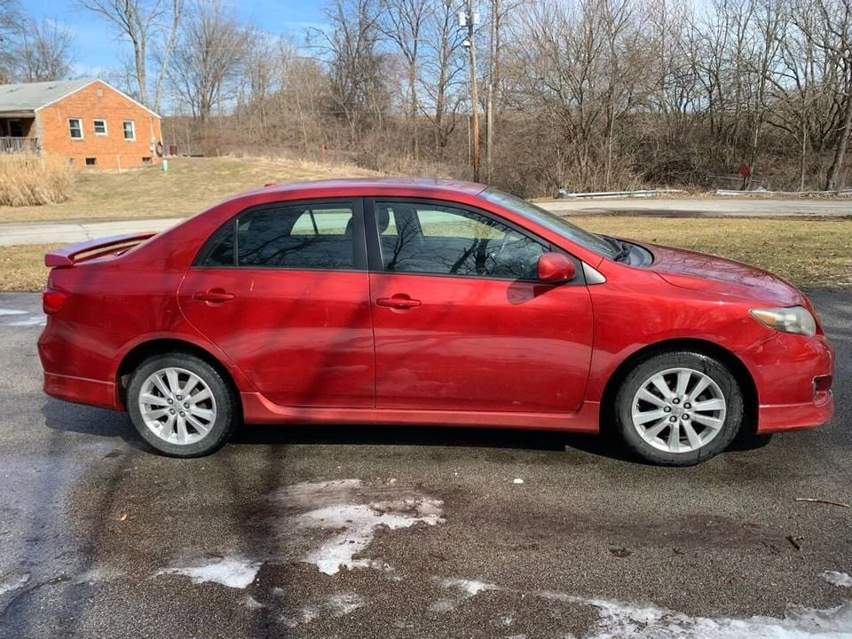 Использованный 2010 игрушка ota corolla