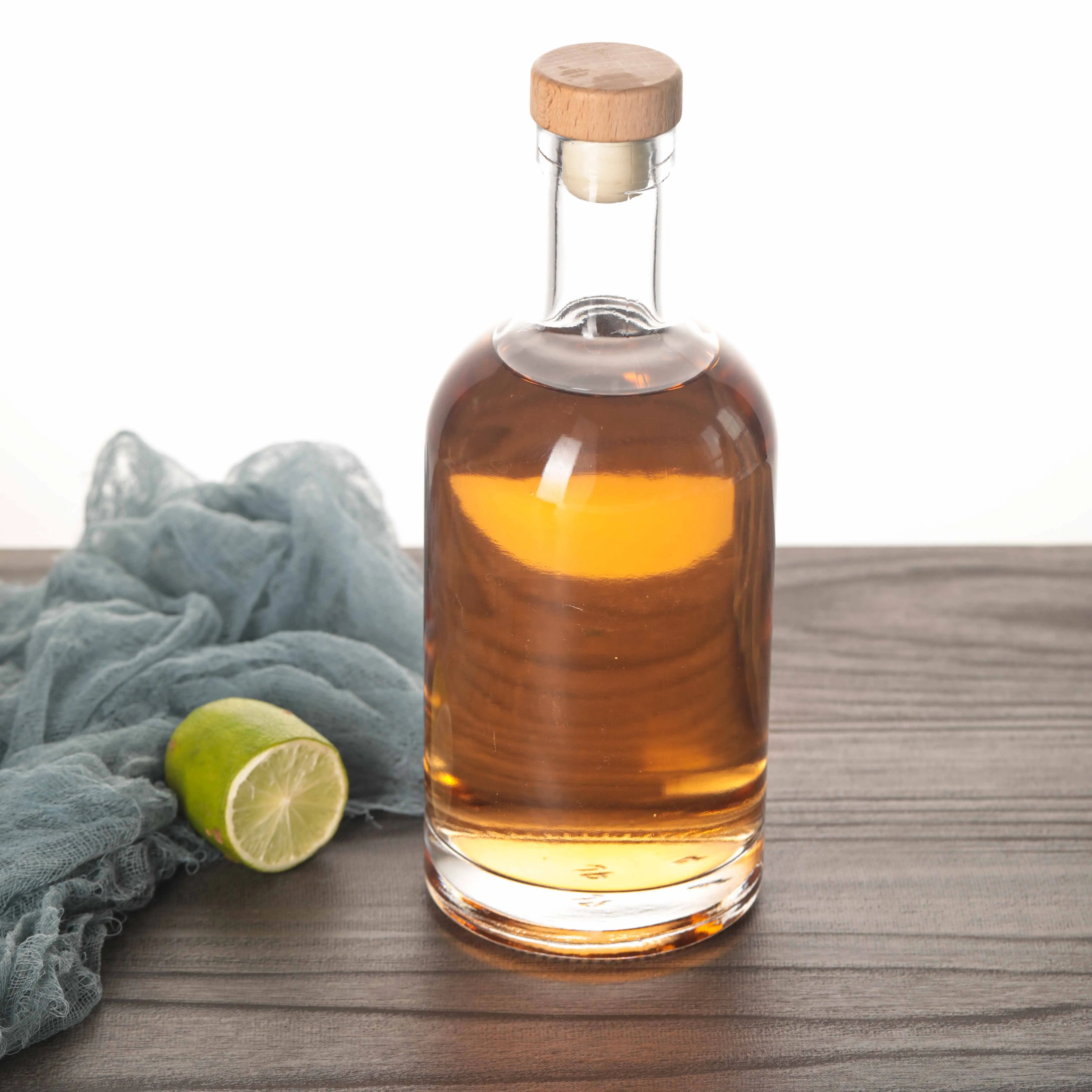 Weekly Deals 700ml Glass Bottles for Lemon-vodka Best Alcoholic Drinks Cheap Christmas Gift Empty Tequila Bottles for Sale