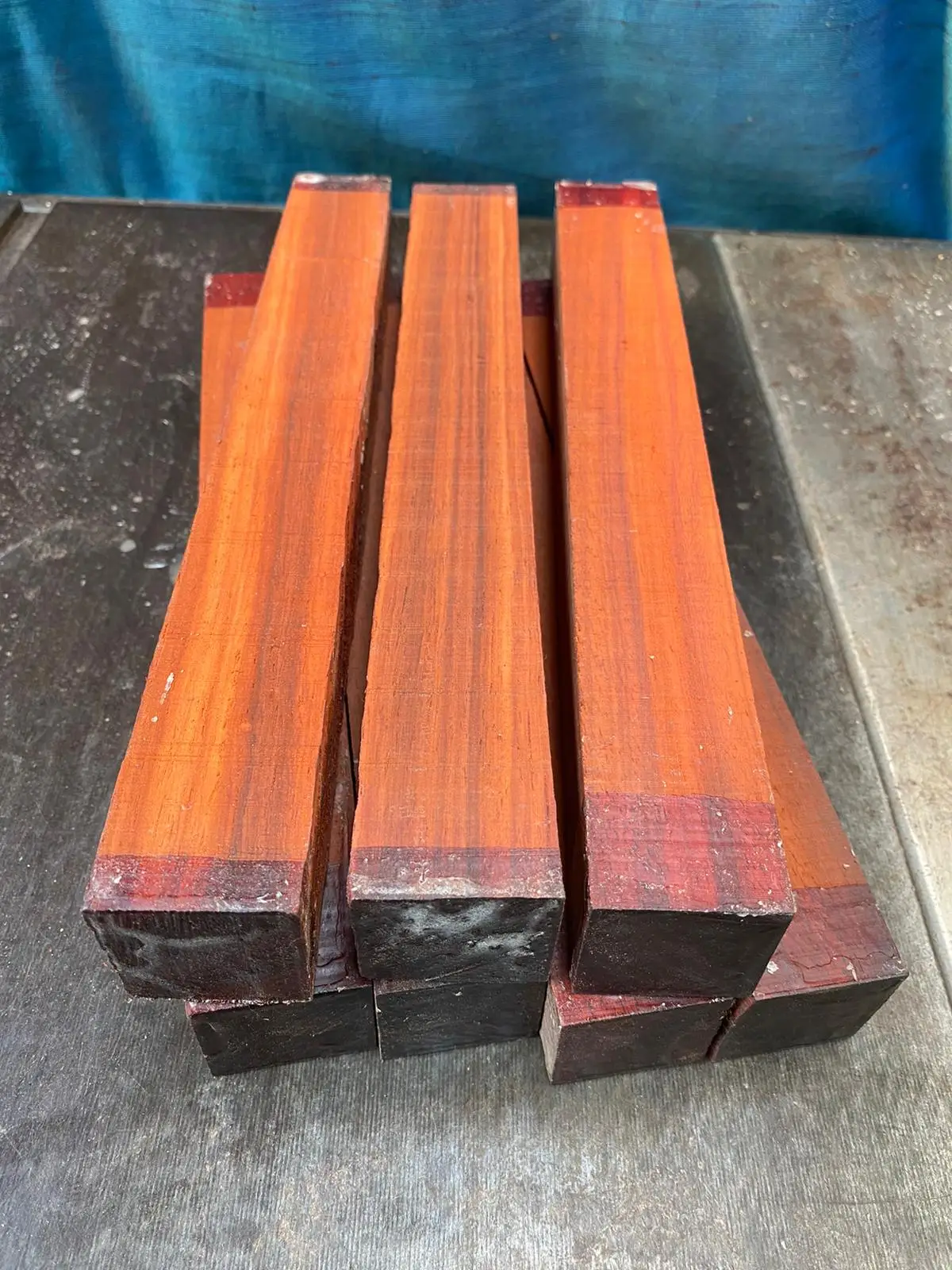 Пиломатериалы лиственных пород Padauk-купить древесину Padauk онлайн