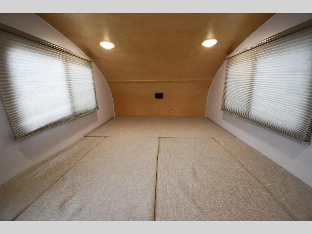 2024 Standard Luxury Caravan Camper Trailers / 4x4 Outdoor RV Camping Caravan Truck / Camper Van Off Road Expedition Truck