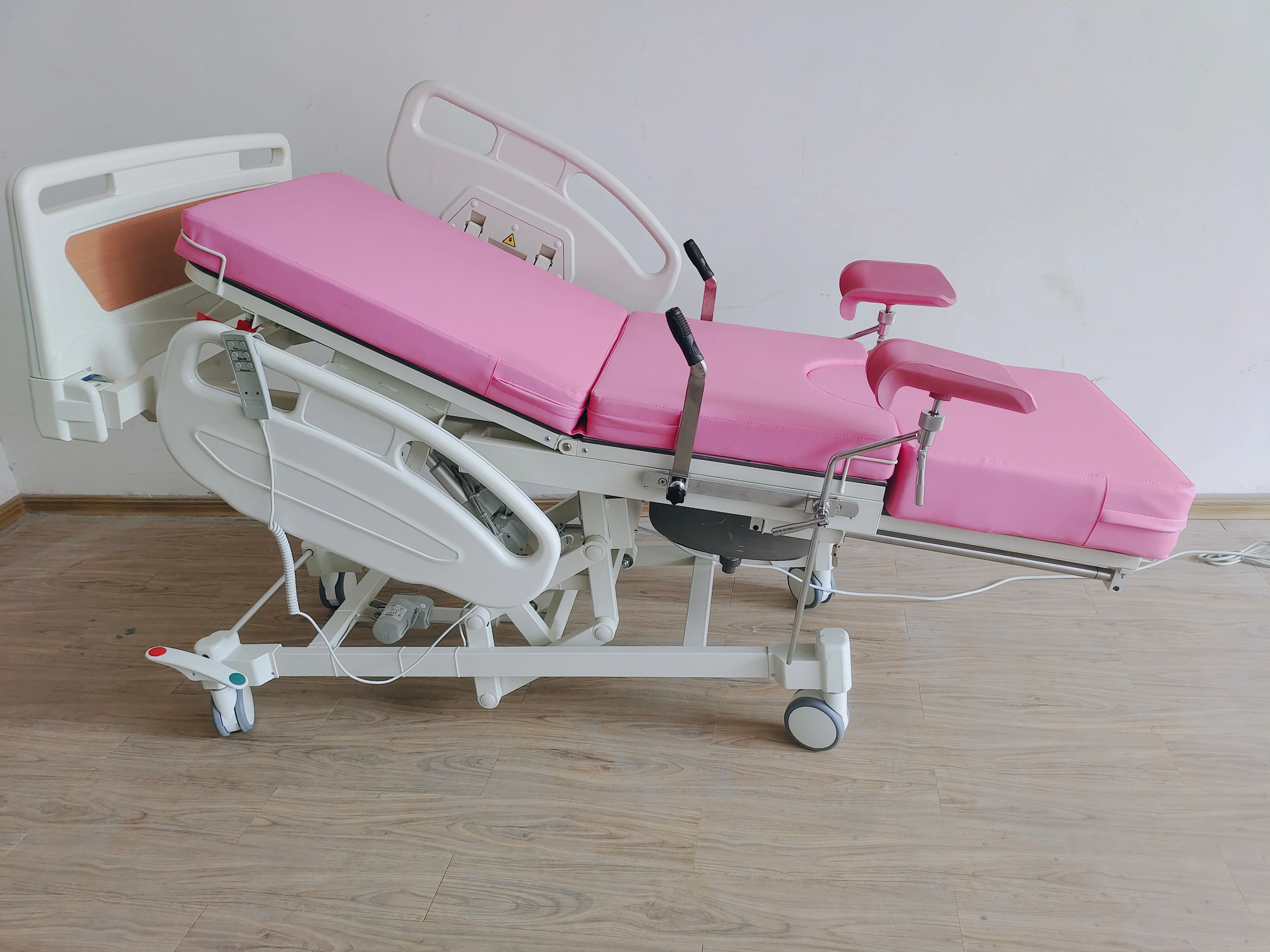 Gynecological Examination Obstetric Electric Hospital Factory Price Delivery Bed Multifunctional Hospital Chair Mobile