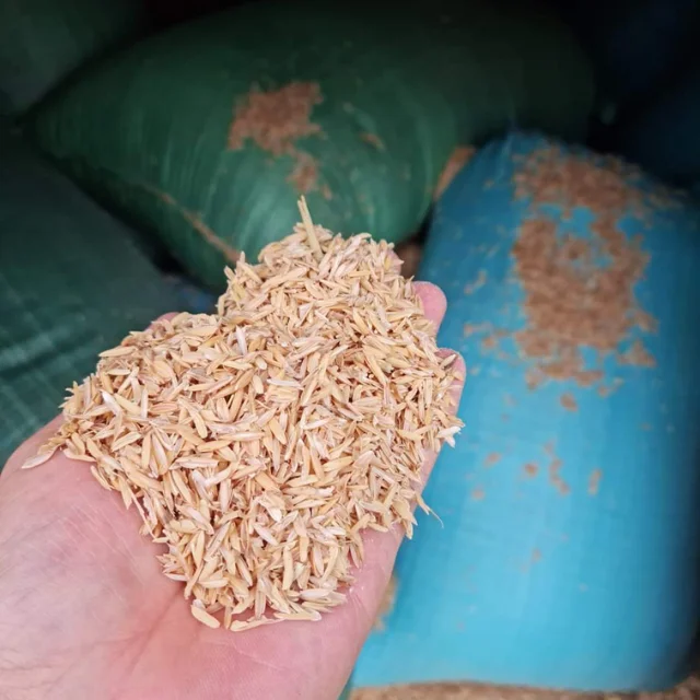 Raw Rice Husk From Viet Nam High Quality Feed Grade Rice Husk Can Be Used As Wood Pellets Fuel