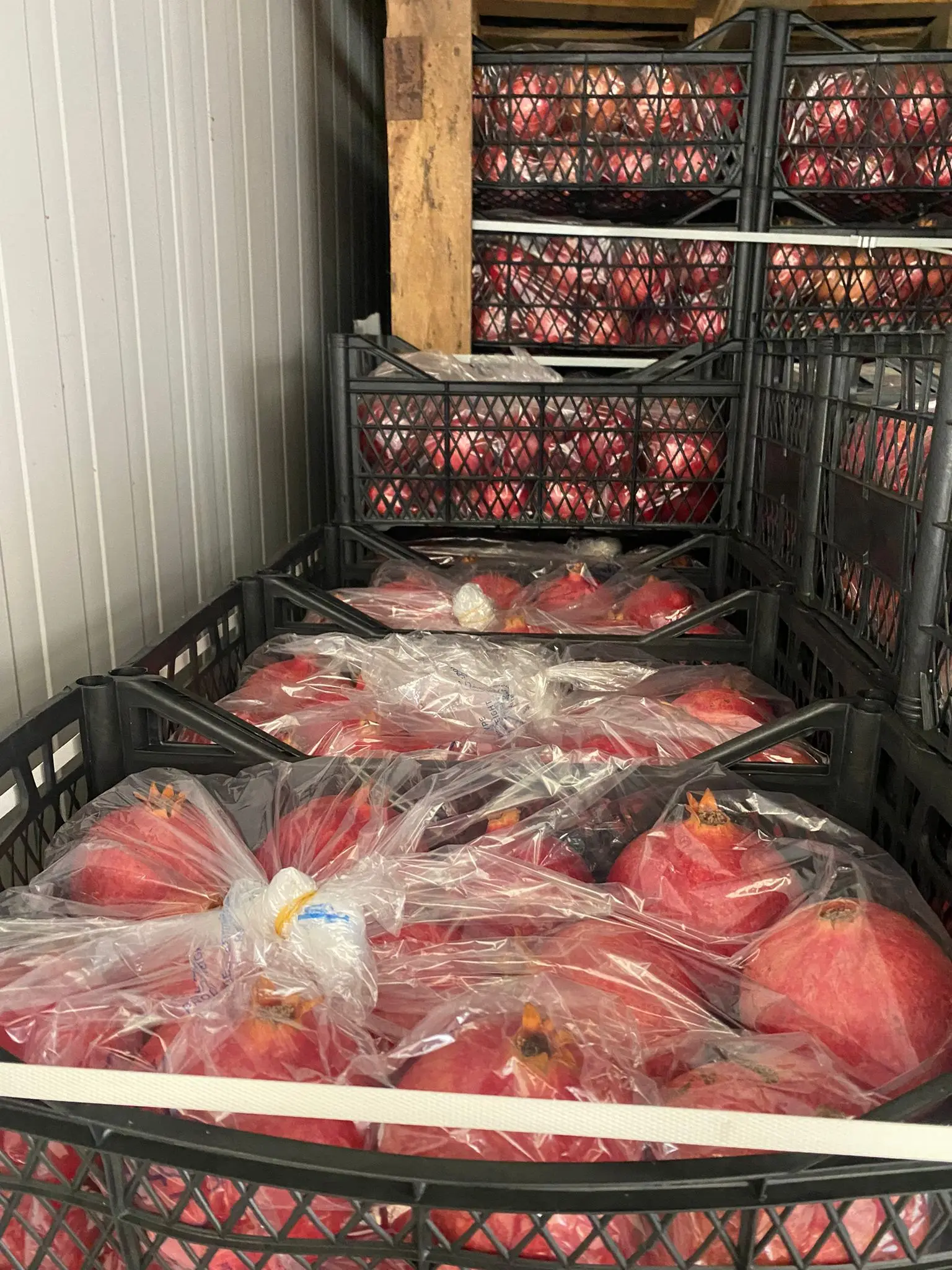 Fresh Turkish Fruits Pomegranade Red Colour Number 1 Quality %100 Organic Fresh Turkish  Pomegranade Best Quality In Turkey Dark