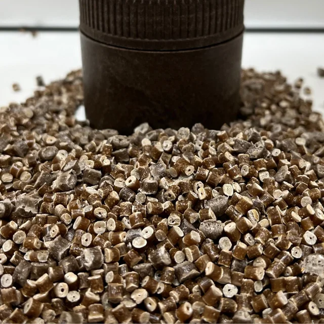 Best Price Wholesale Bioplastic Resin / Plastic Raw Materials From Coffee Ground For Making Plastic Cups