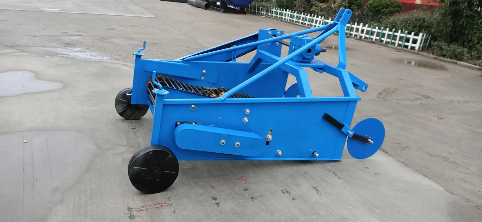 Hot Sale Tractor 1 row small potato harvester sweet potato digger for sale