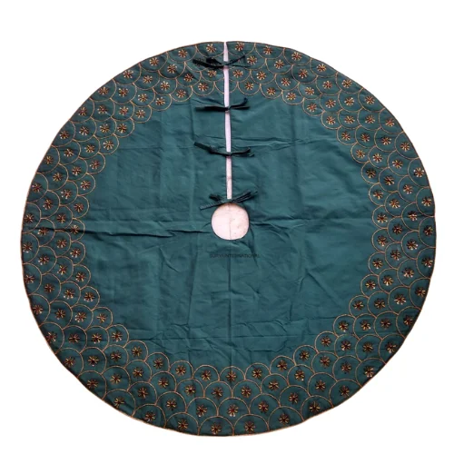 Beaded Christmas Tree Skirt, Handmade Red and Green Beaded Tree Skirt, Traditional Christmas Tree Skirt for Holiday Decorations