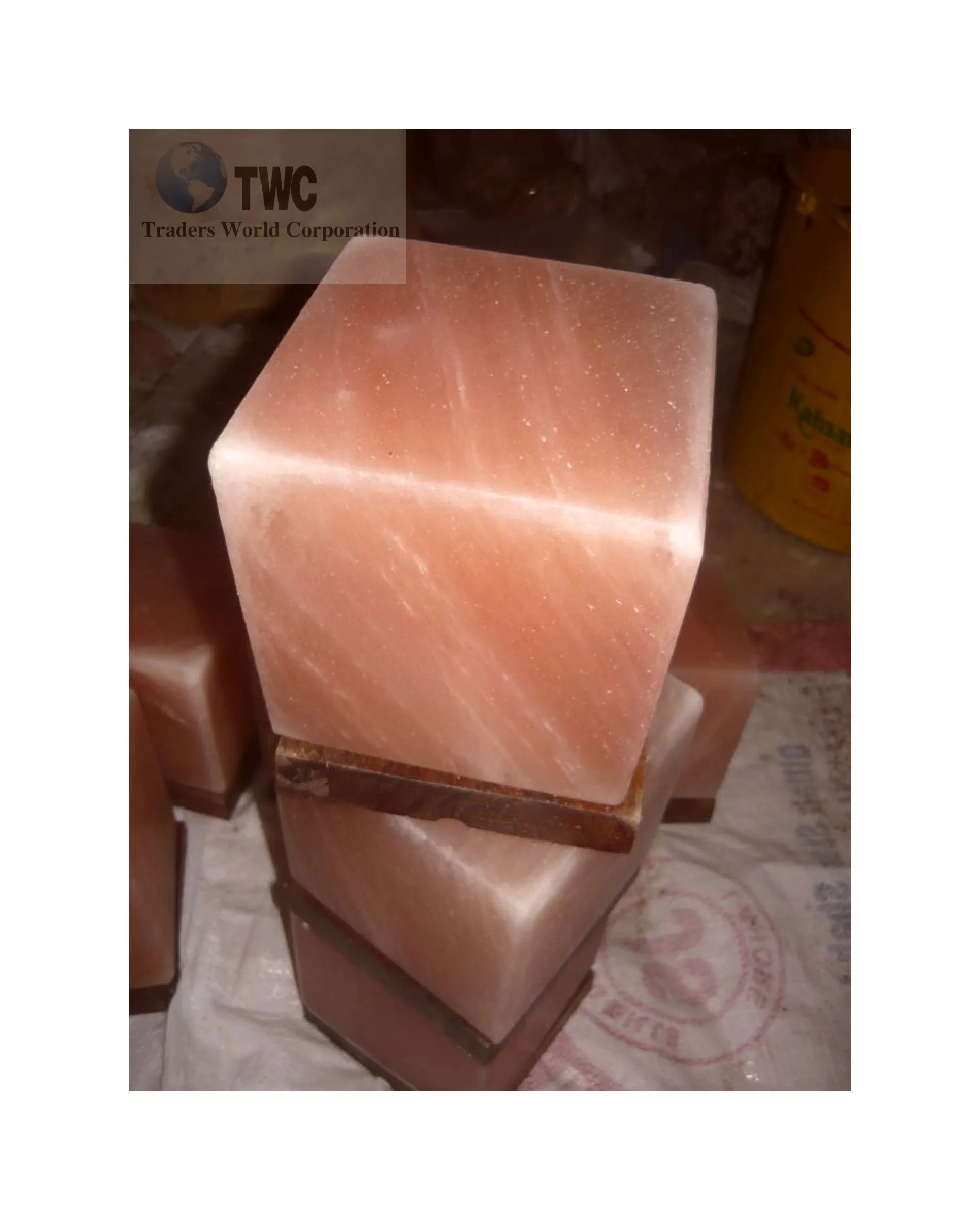 Wholesale Super Quality 100% Pure Himalayan Salt Cube Lamp