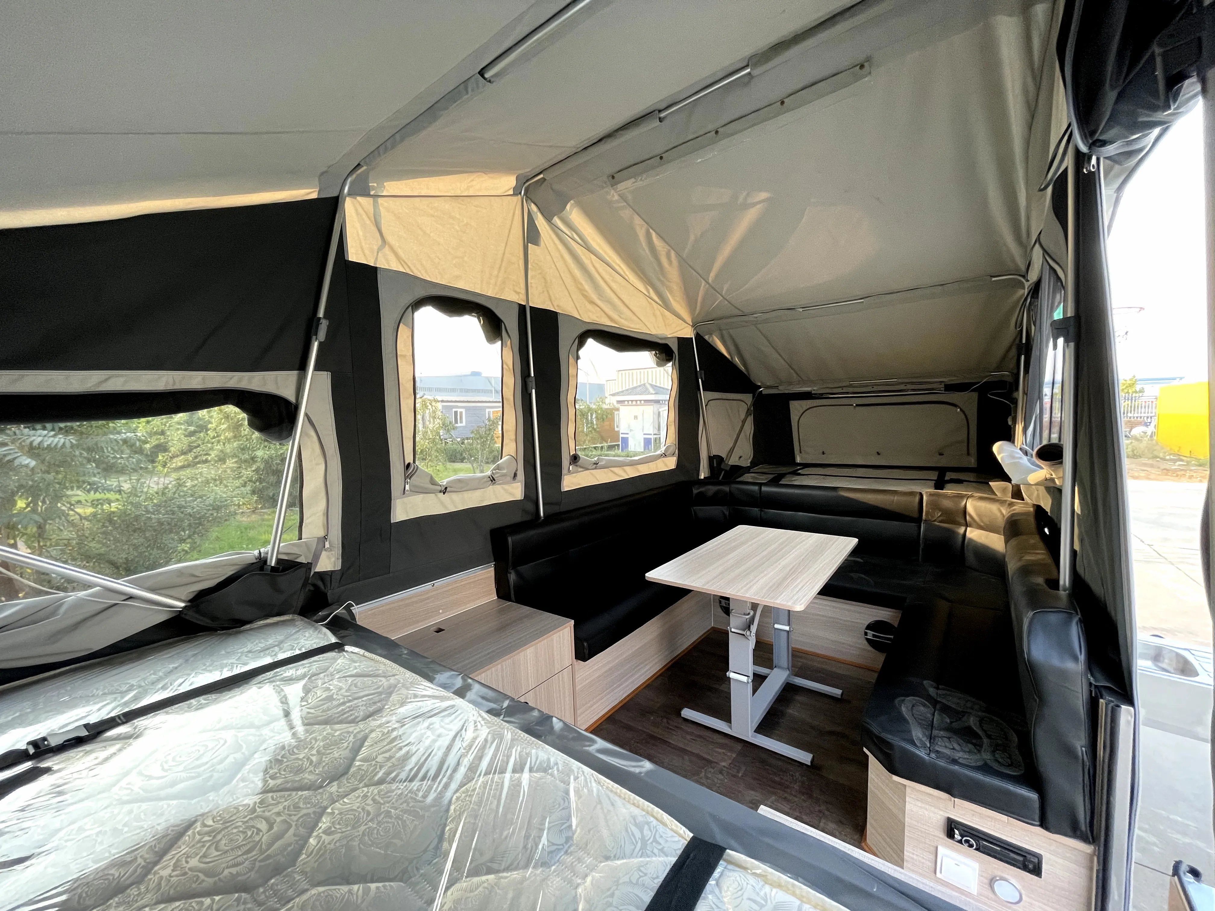 Best Sale off Luxury Tiny House on Wheels Road Camper Trailers Motorhome caravan With Kitchen and Inside Sleeping Area