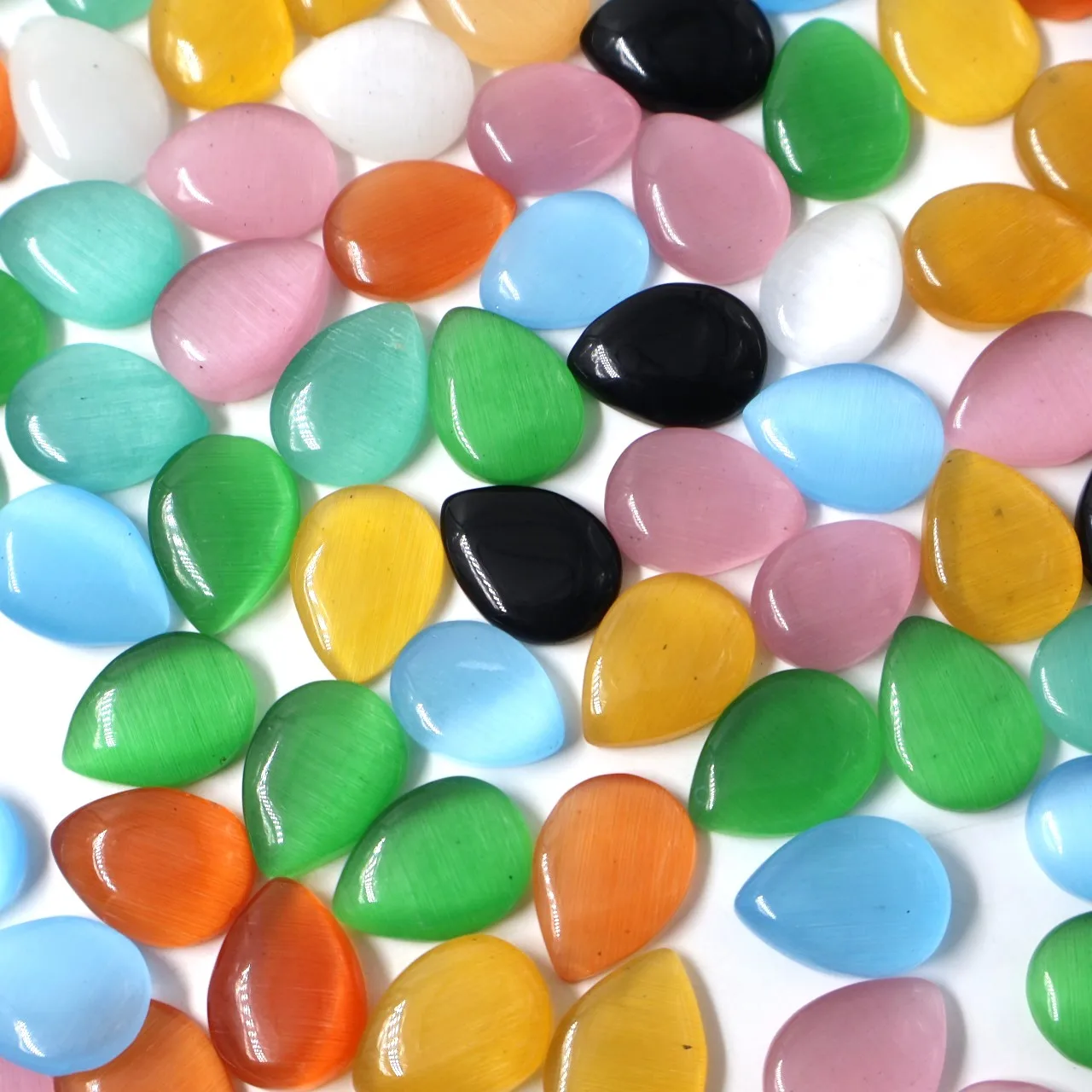 Wholesale Natural Monalisa Crystal Hand Carved Yellow Monalisa Crystals Healing Stones Crafts For Decoration Monalisa Mix Lot