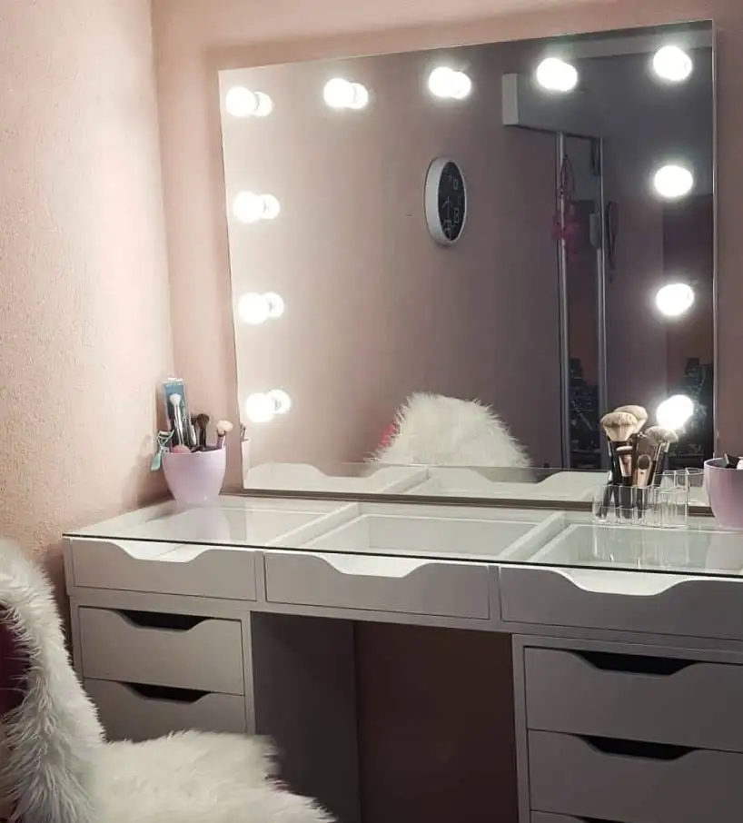 New Hot Sale Home Bedroom Furniture Set Glass Table Top Wood Dressing Table Modern LED Makeup Vanity Desk With Mirror And Drawer