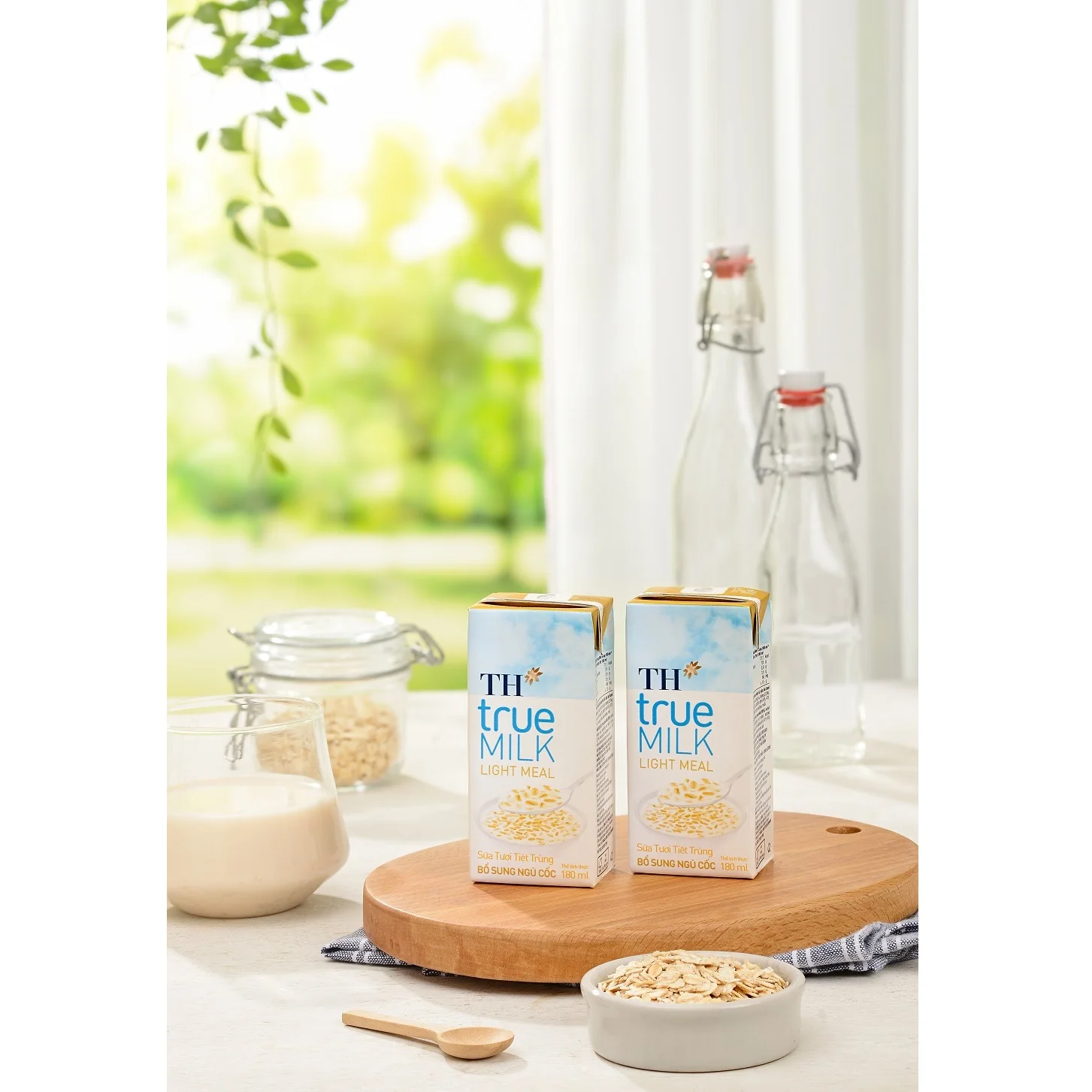 TH true MILK LIGHT MEAL - UHT Fresh Milk with Cereal 180 ml Sterilized Box Packaging Adults Children Fresh Cow Milk