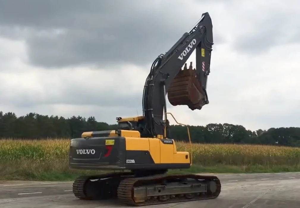VOLVO used excavator EC220 for sale, quality assurance, affordable price, Ready to Work used excavator 22 ton
