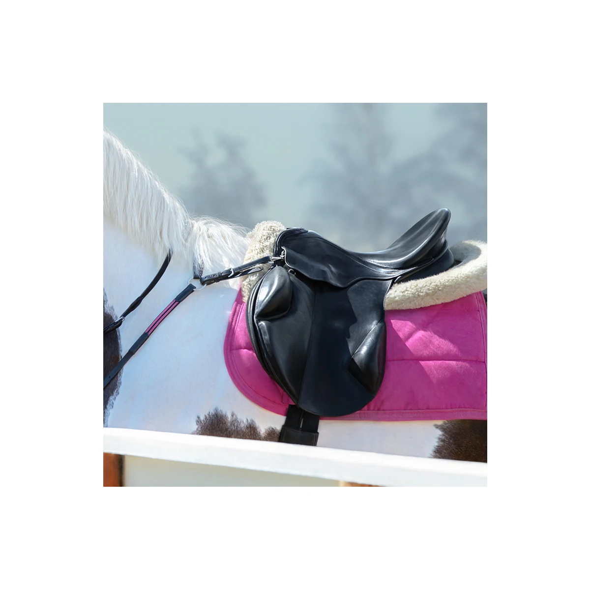 Treeless English Saddle