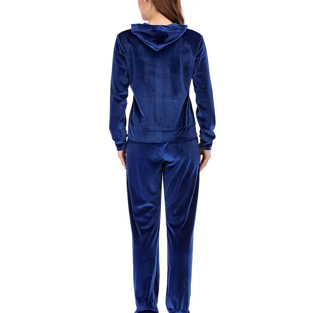 Женский спортивный костюм из двух предметов