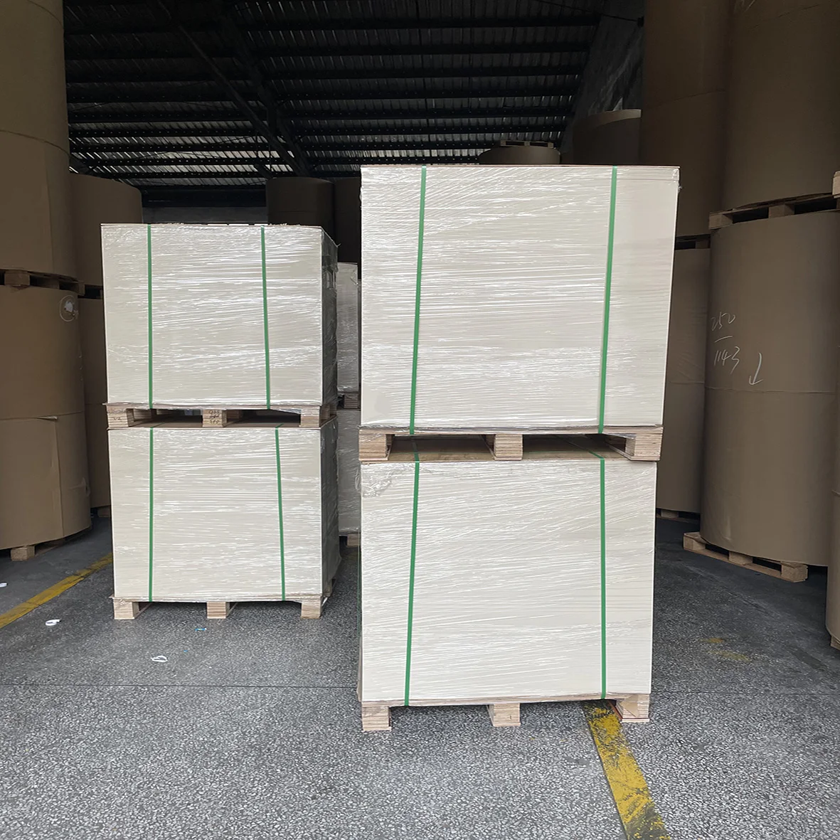 Factory Price Wholesale Hot Sale SBS/SBC/C1S Ivory Board White Cardboard in Sheets
