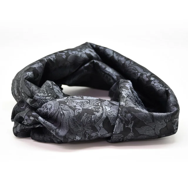 Шарфы изготовлены из роскошной ткани с долгой историей. Hakata-ori имеет отличный дизайн и долговечность. ex: хиджаб, шарф, прилавок