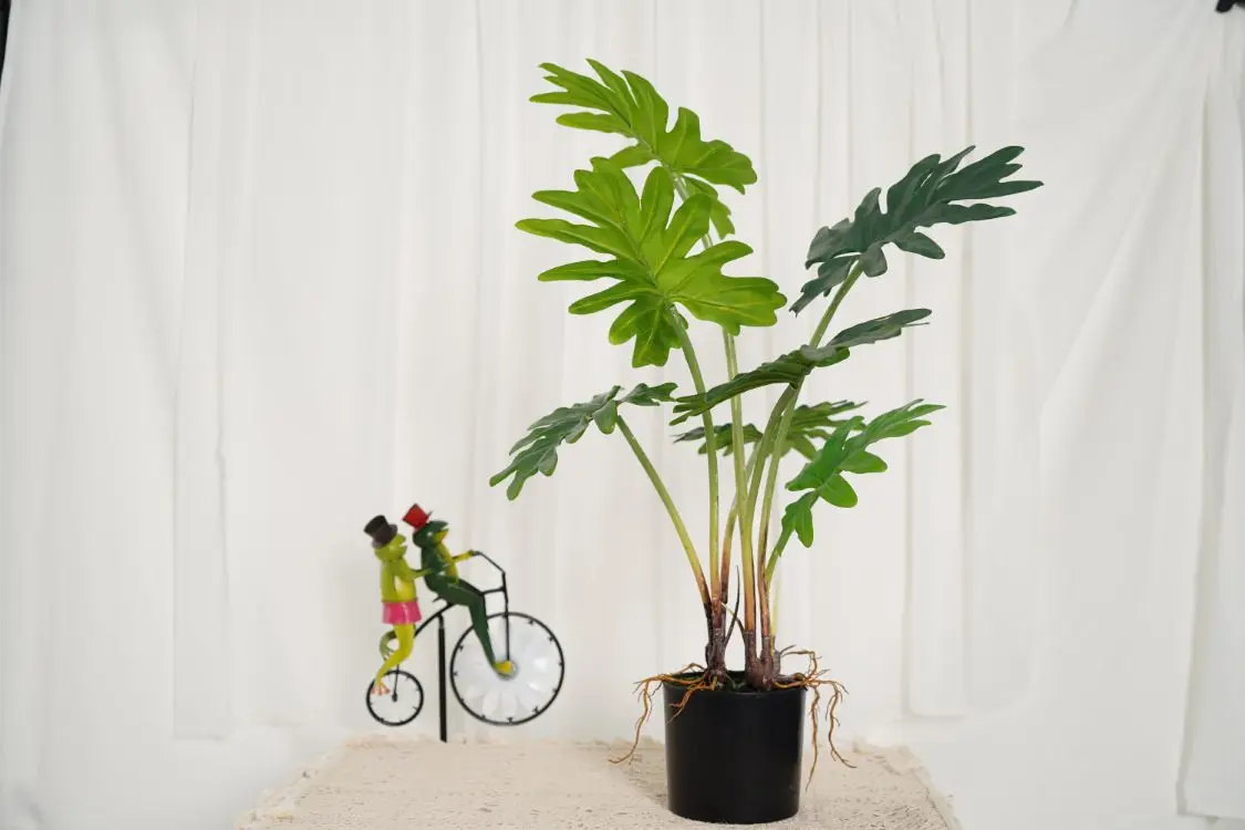 Wholesale Palm Outdoor Indoor Home Ornamental  Potted tree Artificial Palm Tree Artificial Plants for Sale