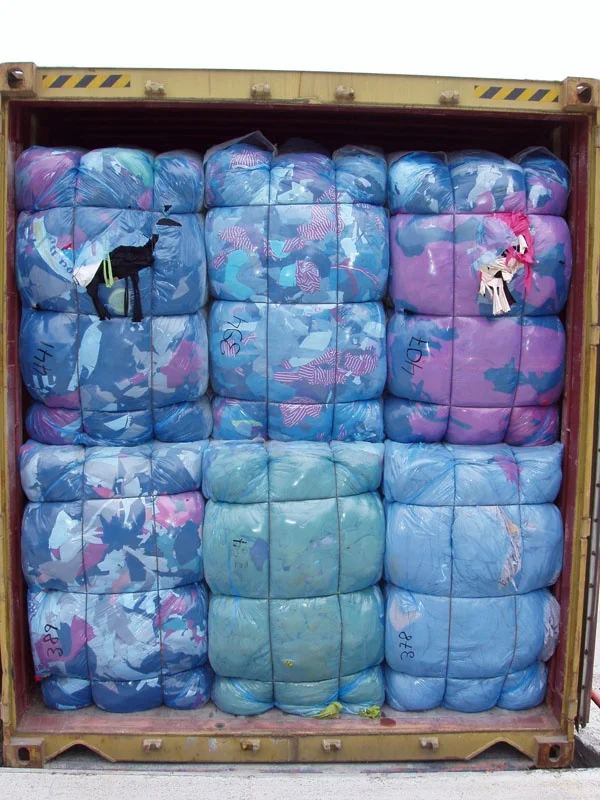 NEW FABRIC CUTTINGS MIX COLORS AND MIX QUALITY (COTTON - LYCRA, COTTON etc.) BALES (TEXTILE WASTE / SCRAP)).