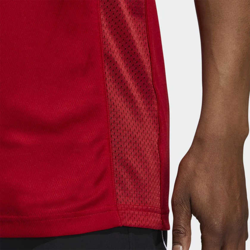 New design 2023 red and black insert collar style custom basketball uniform for men with side rice hole mesh panel