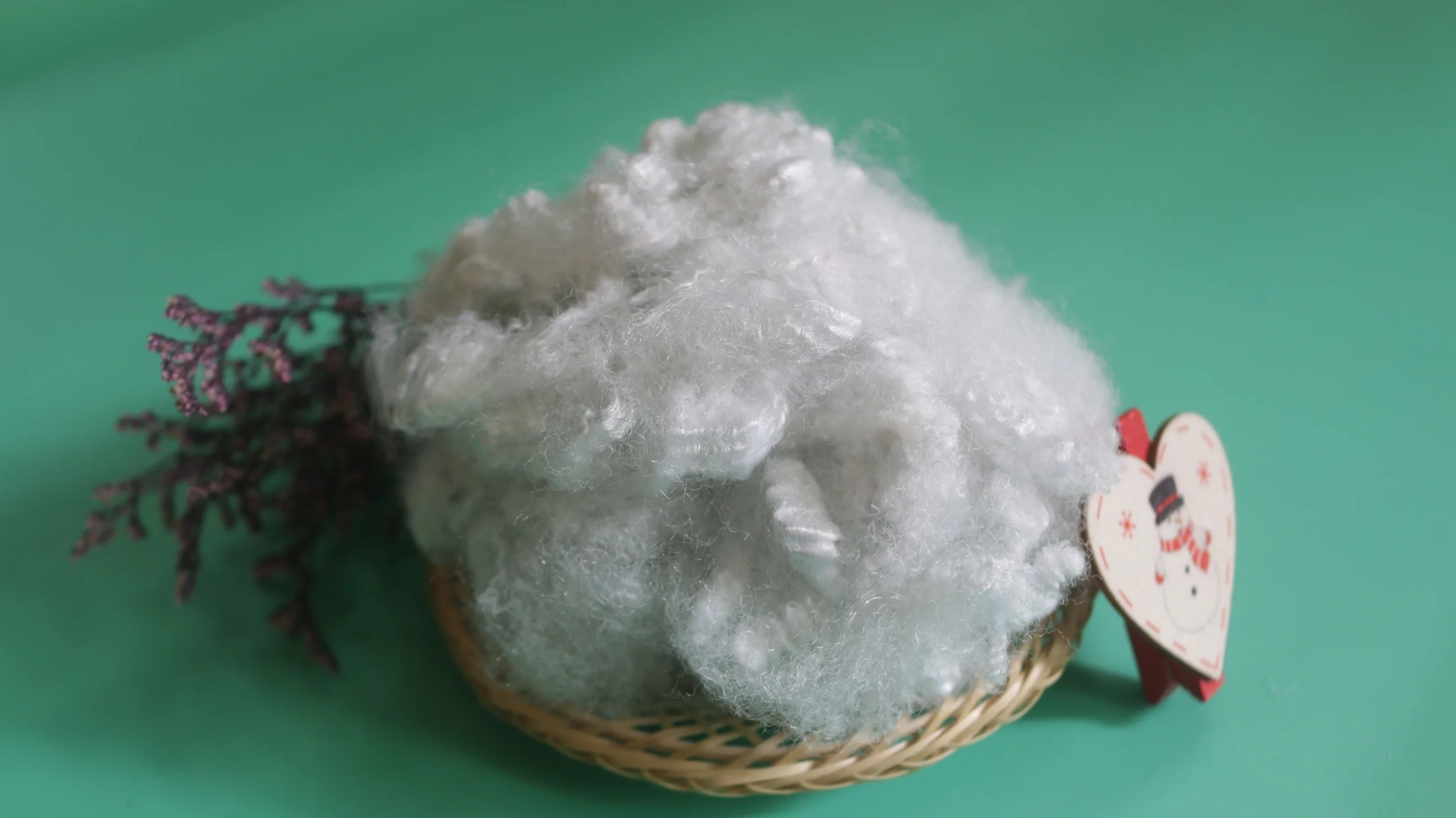 Low Price 15D/20D HC Slick White Holow Conjugated Recycled PSF Vikohasan Manufacturer for flame retardant glass cotton