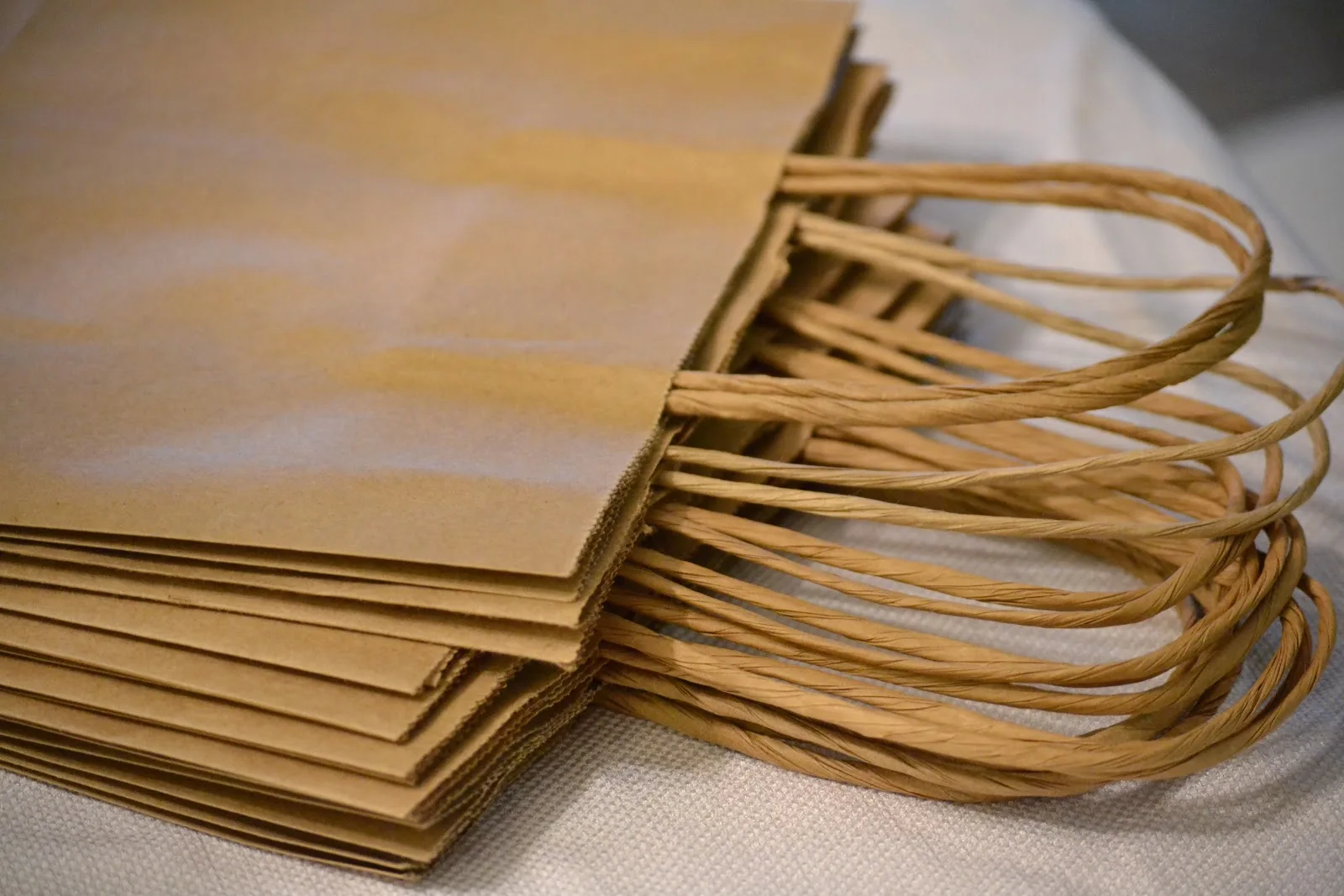 Top selling  quality waterproof brown wrapping pe silicone coated one single side release kraft paper roll available for sale