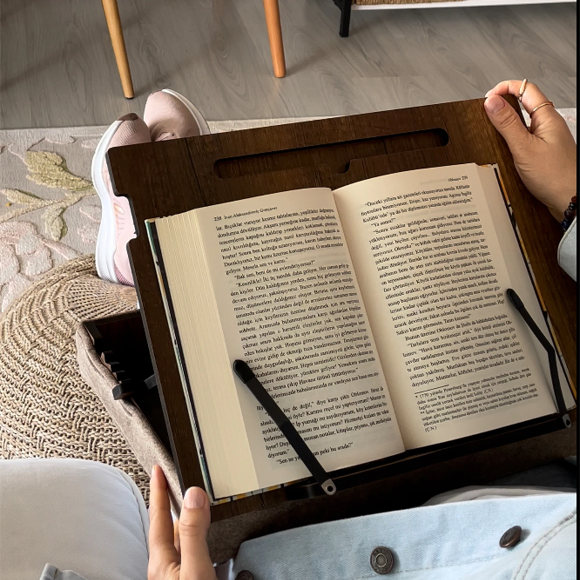 Quality Storage Book Reading Stand for Bed Book Reading holder working desk with storage book stand with storage