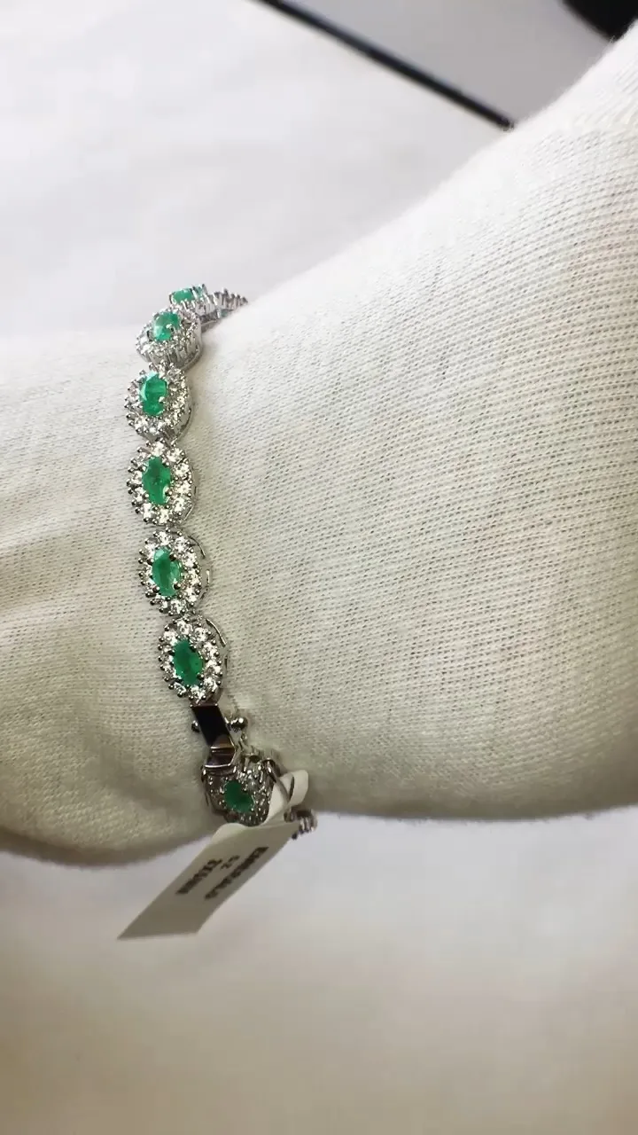 Sterling 925 Silver Bracelet with Natural Emerald Gemstone very beautiful and unique design for women & Perfect For Any Occasion