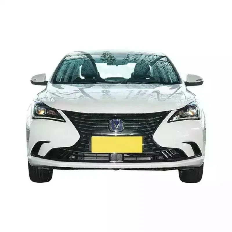 Купить 2019 дешевые подержанные электромобили Changan Eado Ev 460 4-дверный 5-местный седан длинный звонок 400 км новые энергетические автомобили б/у