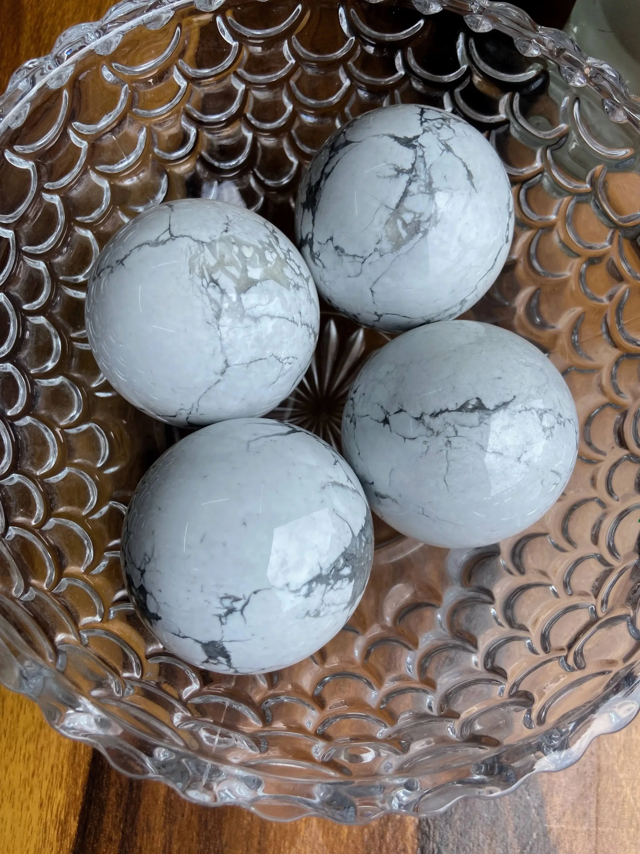 Wholesale High Polished Natural Howlite Sphere Carved Agate Crystal Ball for Meditation Metaphysical and Home Decoration