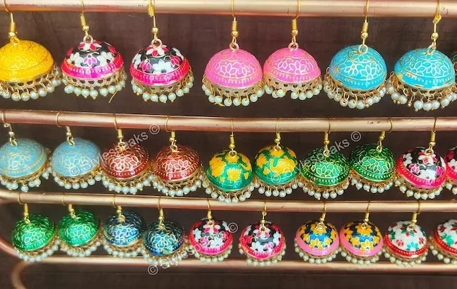 Combo Of 7 Wedding Favor Wholesale Party Return Gift Potli Bag Bangle Hair Pins Cloth Pin Bindi Kundan Ring Earrings Giveaways