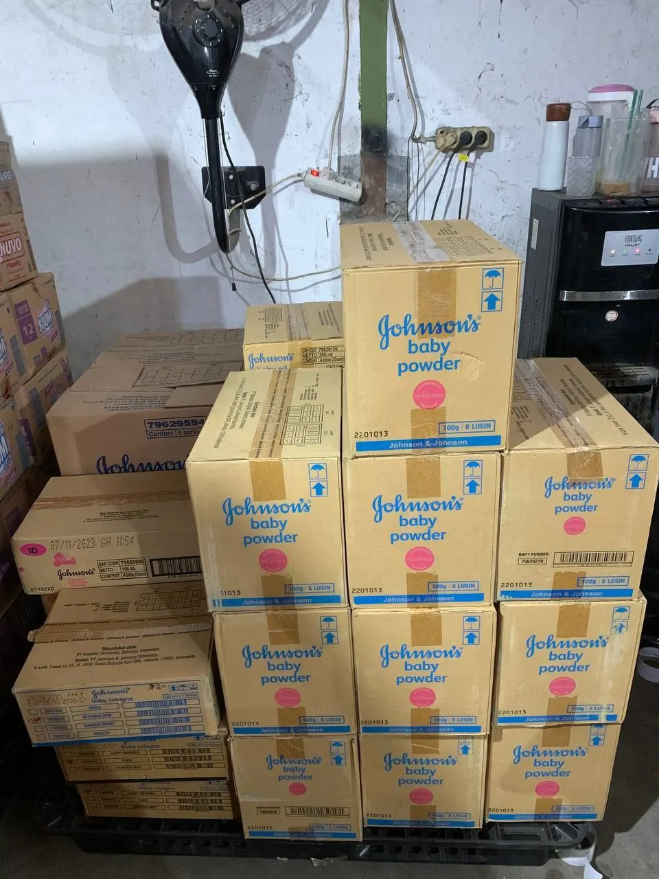 Soft Gentle Fresh Aroma Safe and Great for Little One Contain Natural Ingredient Best Babies Brand Johnson Baby Cologne 100ml