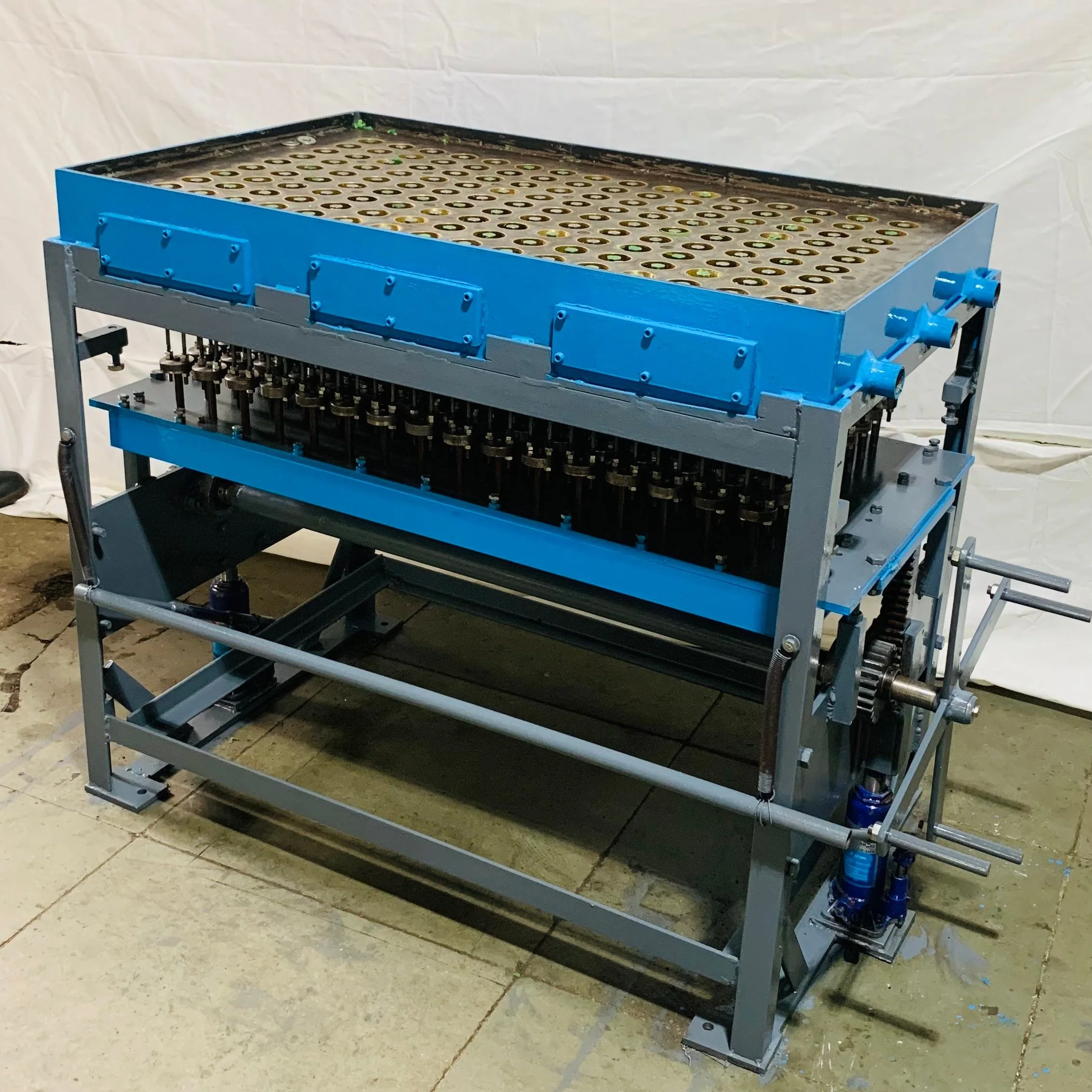 Высокопроизводительный станок для производства восковых рулонов с регулируемыми настройками для эффективного производства восковых рулонов по лучшим ценам