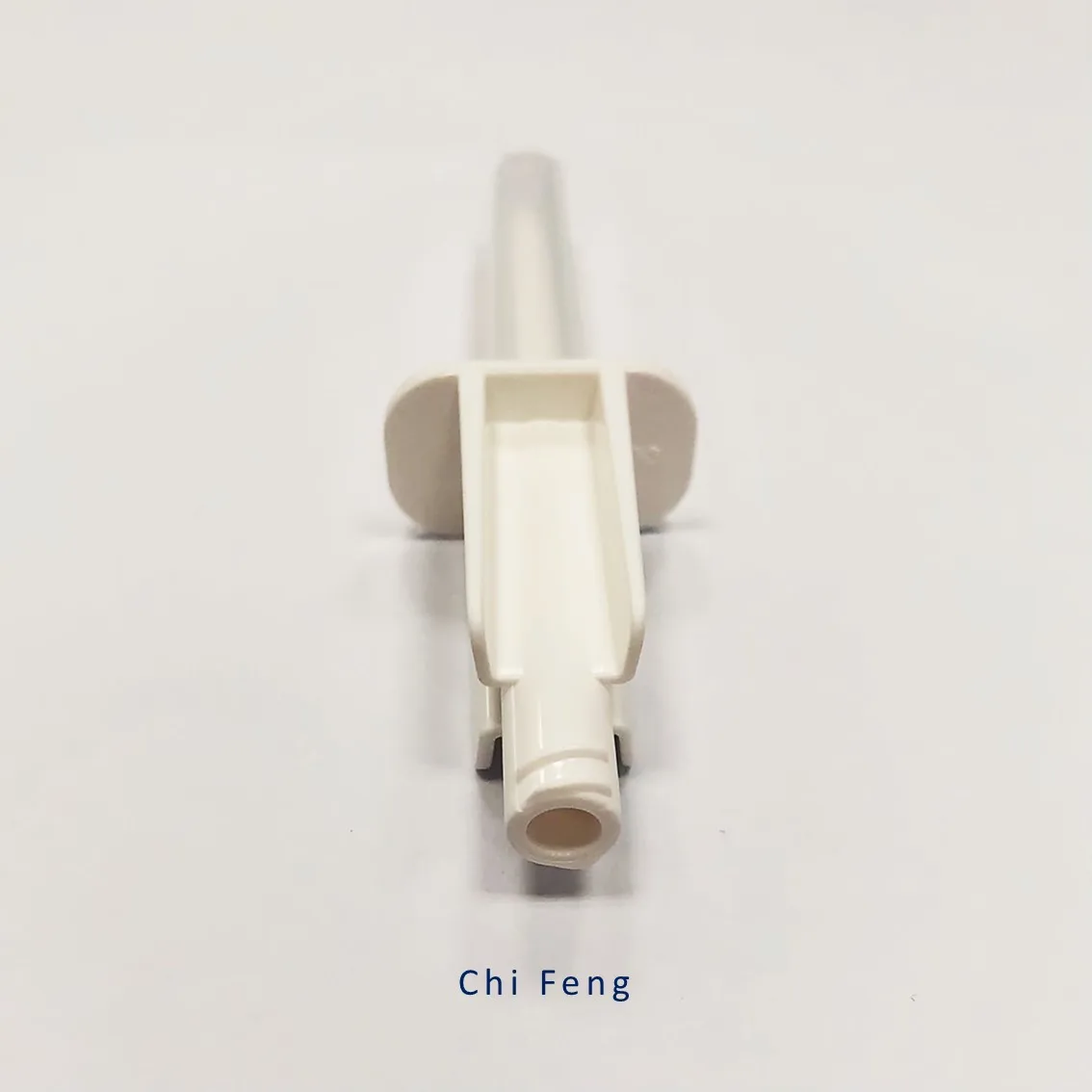 18C044 IV Infusion Spike with luer lock non-vented spike for infusion set