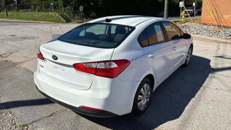 2016 Kia Forte LX 4dr Sedan 6A Bluetooth легкосплавные диски большие оптовые цены подержанные дешевые автомобили для продажи