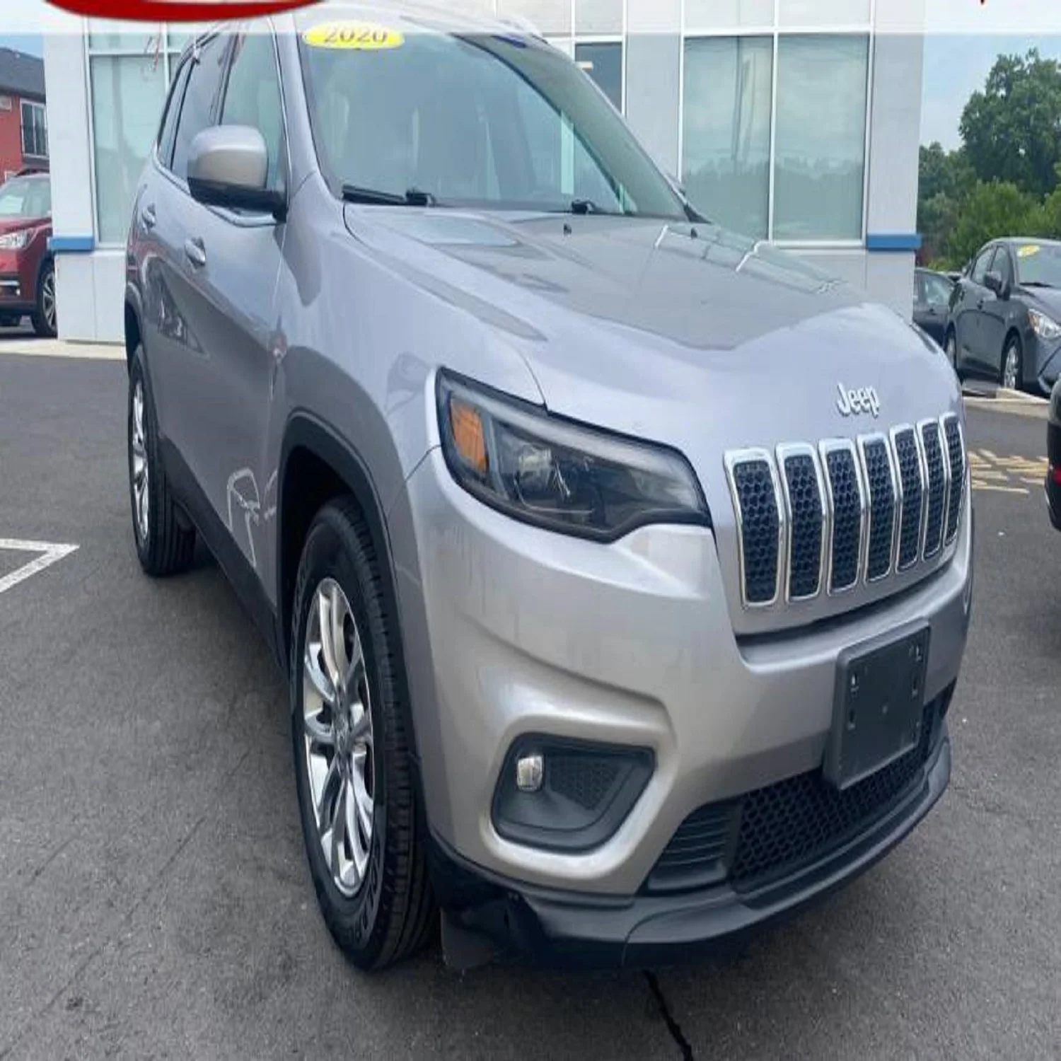Подержанный 2020 Jeep Cherokee Latitude Plus FWD