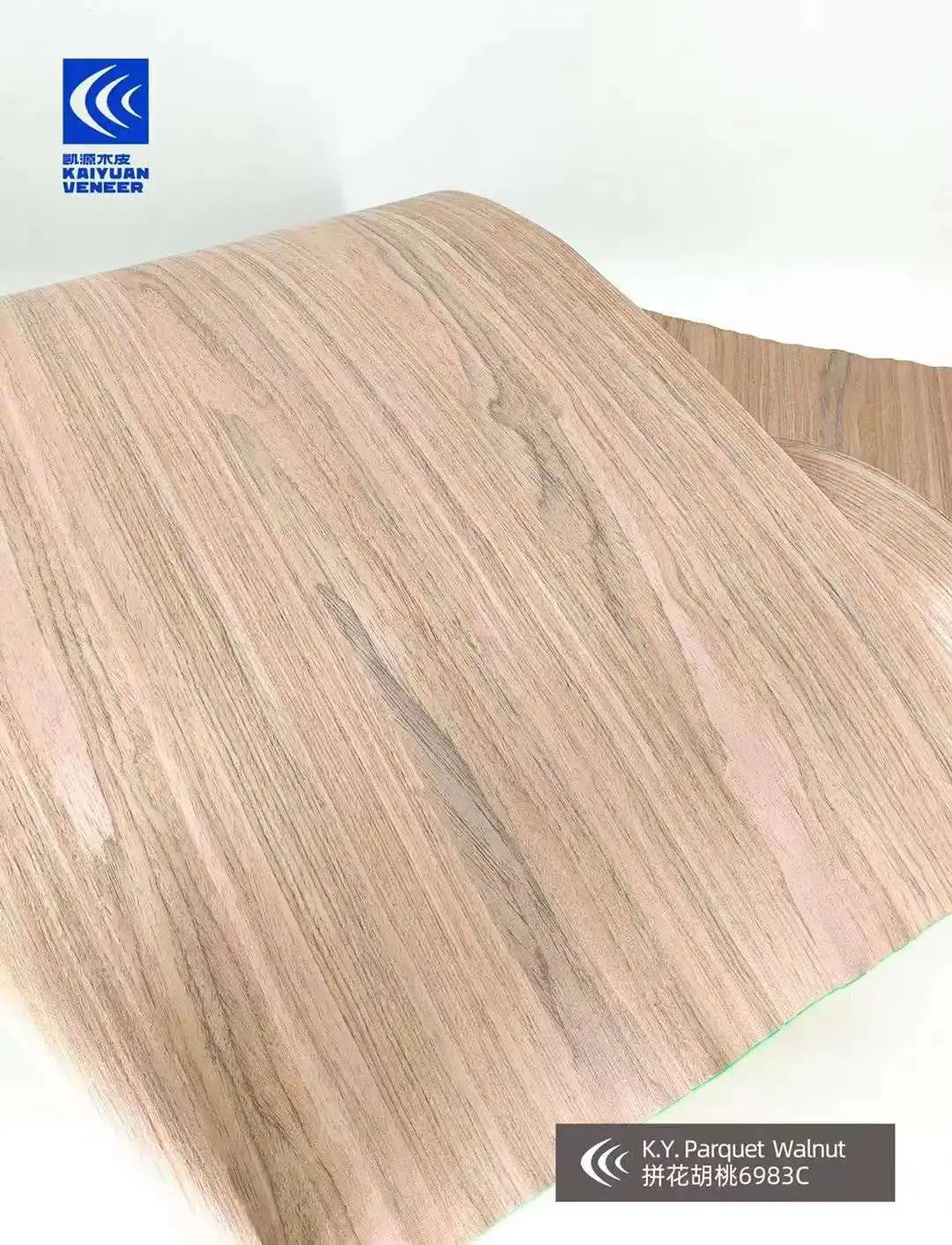 American Walnut engineered wood veneer for decorative panels
