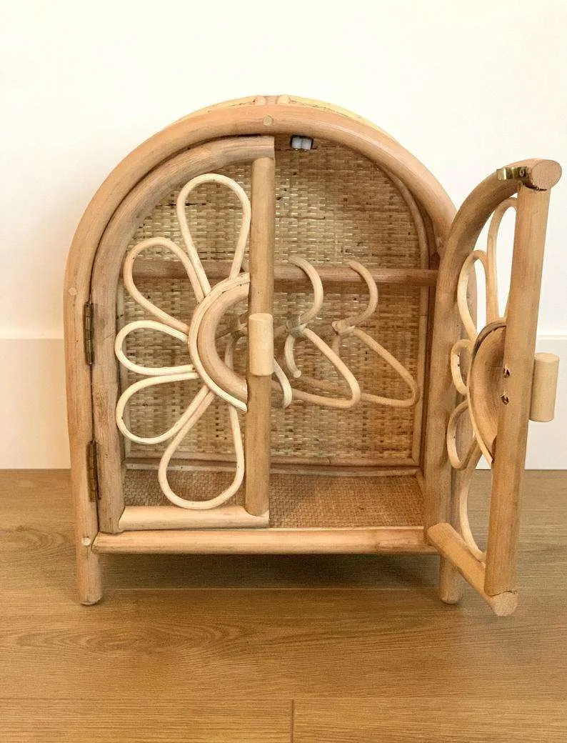 High Quality Wicker Cabinet for Doll, Rattan Daisy Dolls Wardrobe Doll Furniture Rattan Swan Dresser Mini heart shape