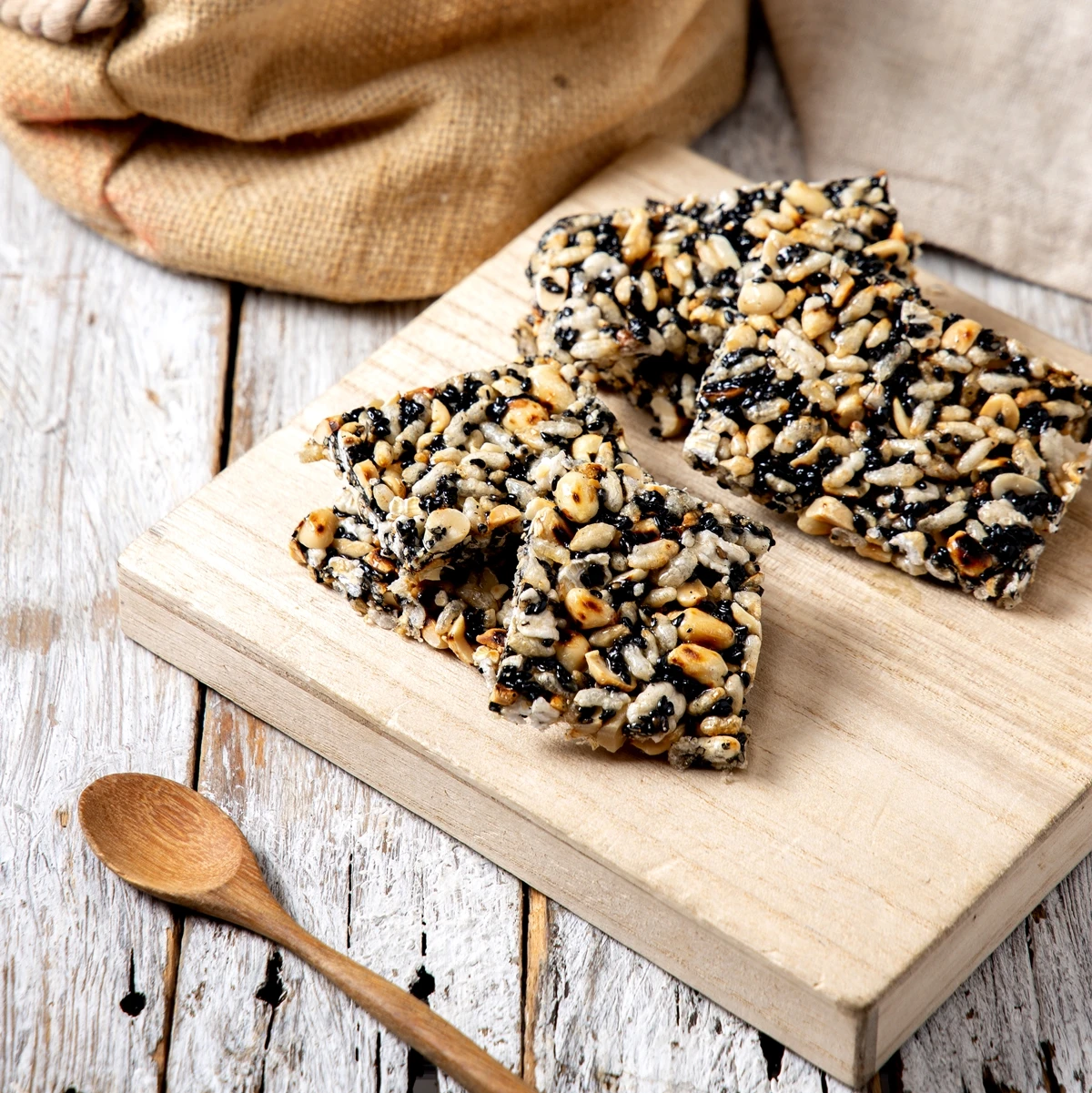 Krayasart Black Sesame puffed rice 150g Thailand Traditional Grain Snacks Sweet Crunchy Feature Premium Quality for Export