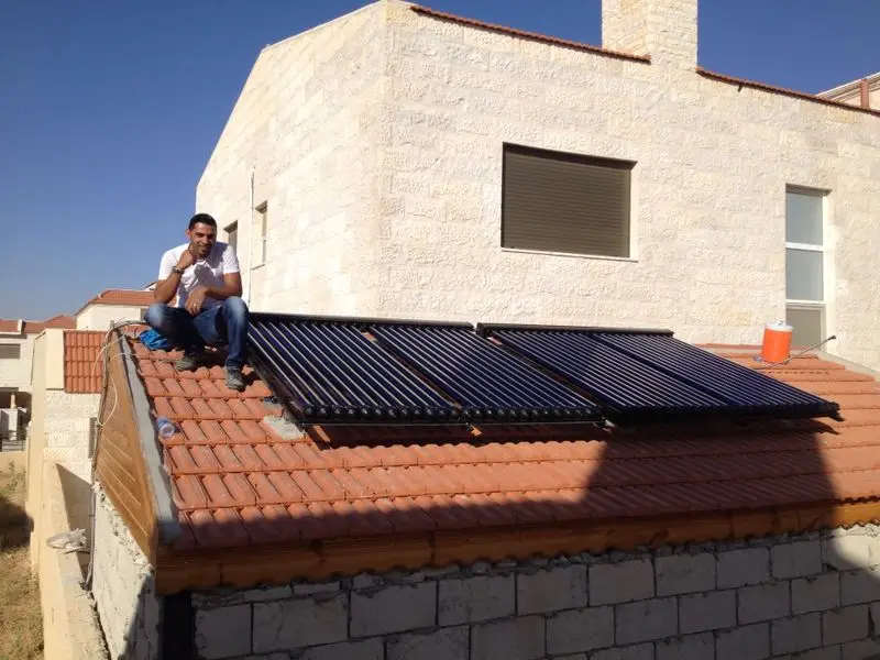 Domestic Solar Hot Water Heater and Under Floor Space Heating Solar Collector Heat Pump Solar Collector Hybrid Heating System