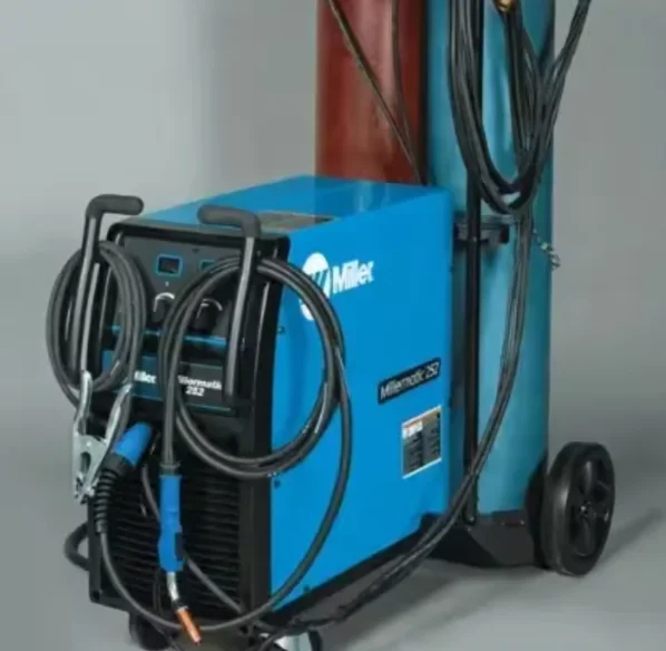 Сварщик Millermatic 252 MIG
