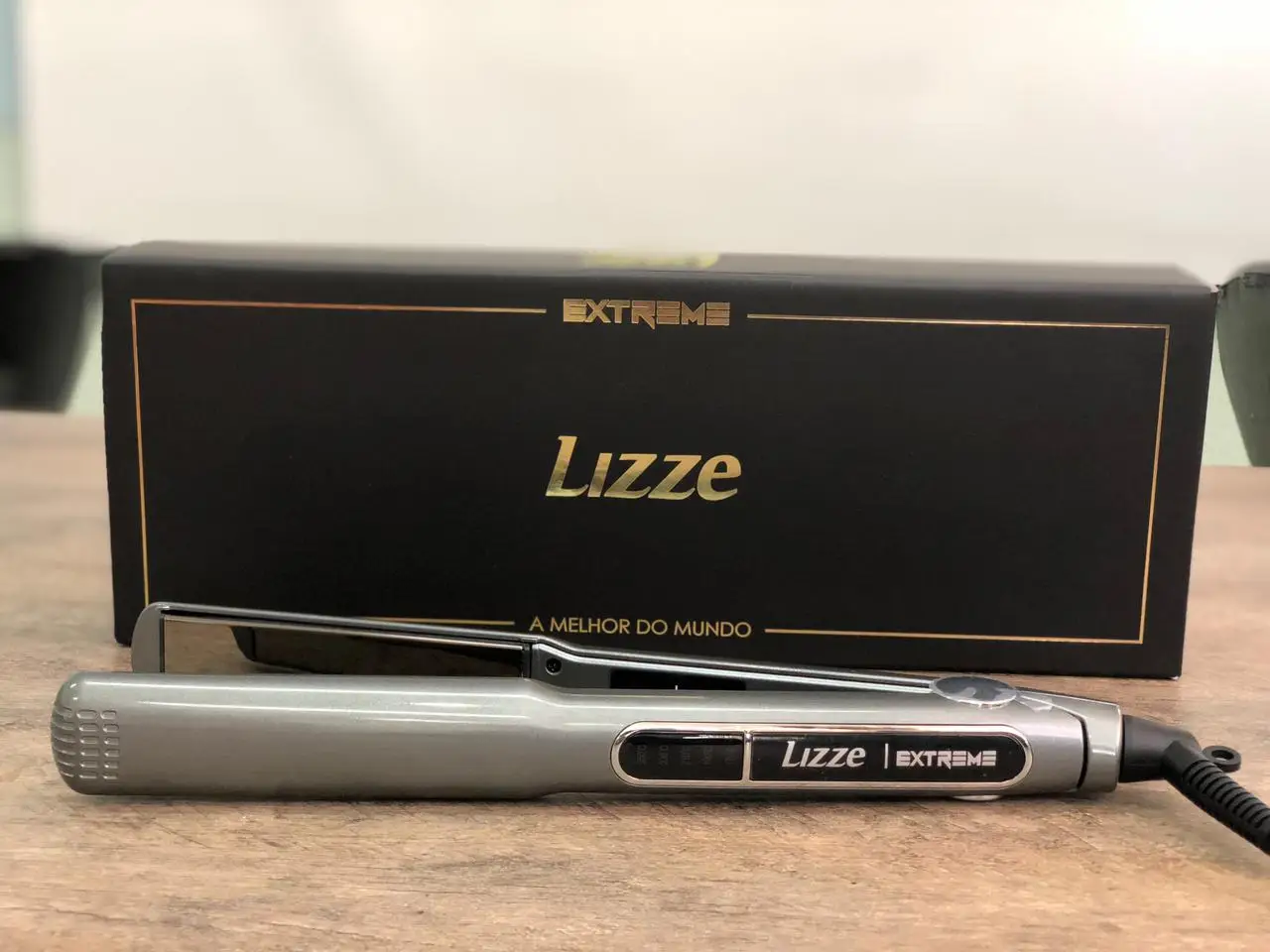 Оптовая продажа профессиональный новый дизайн высокое качество Lizze экстремально оригинальный портативный выпрямитель для волос семейного использования