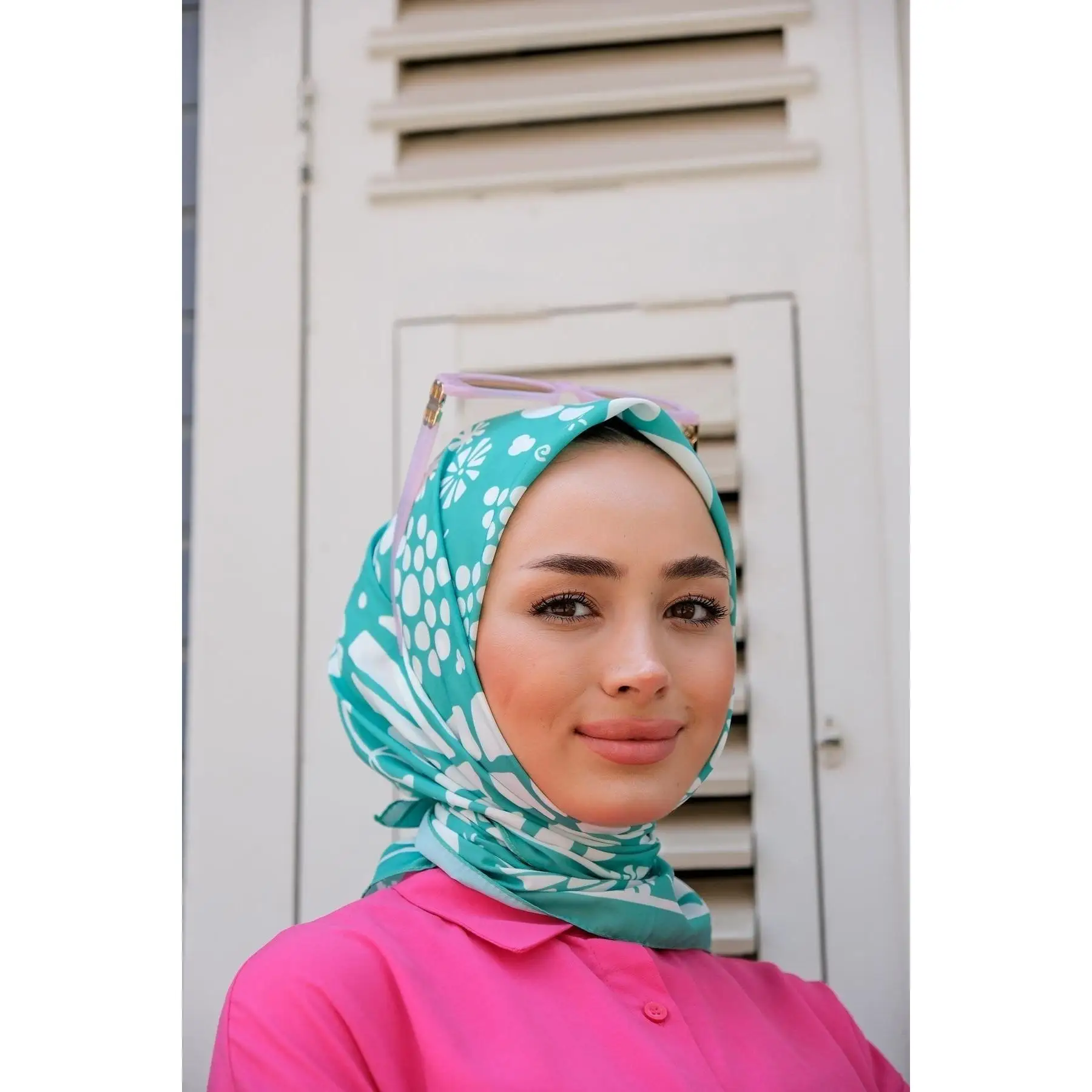 Self Patterned Scarf Green