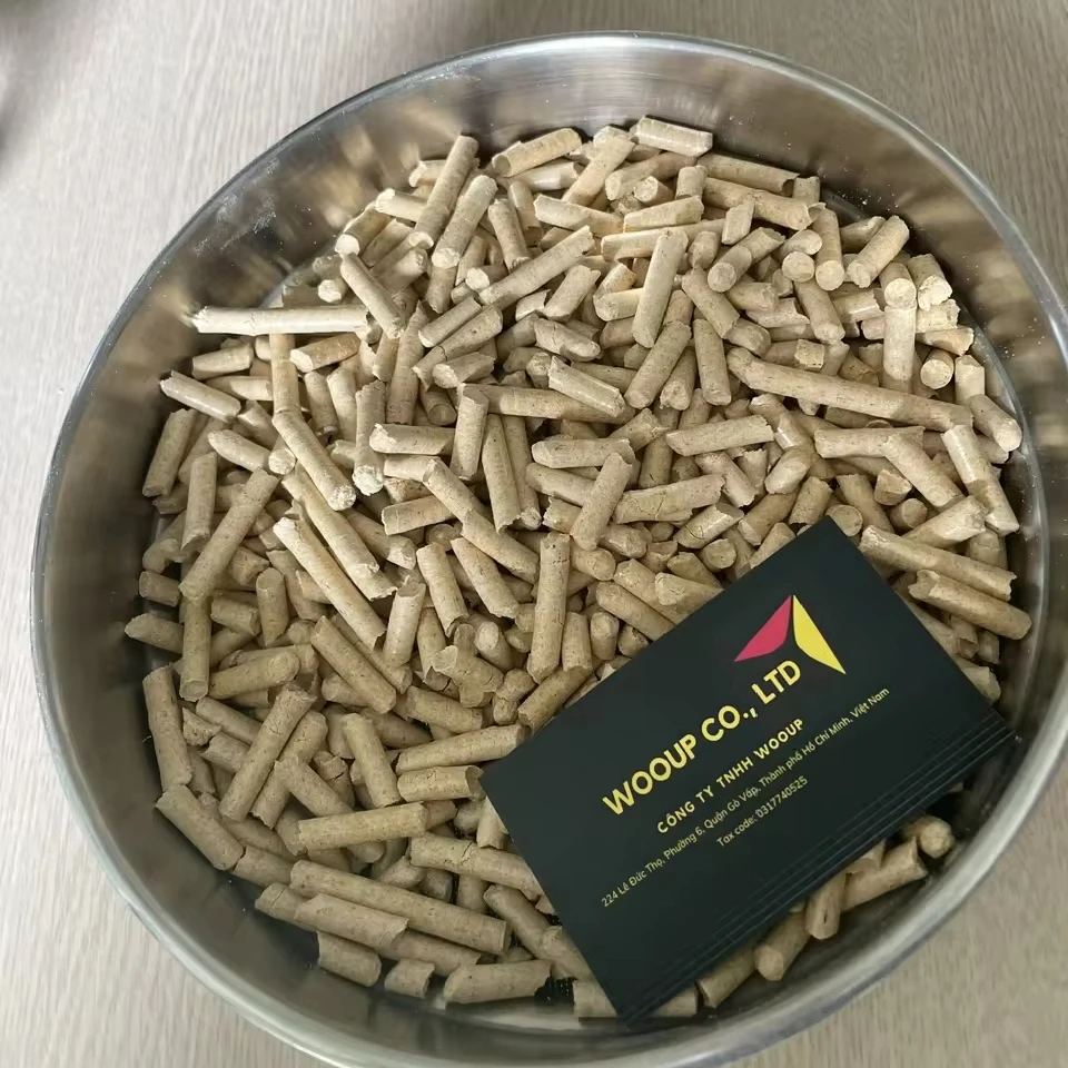 Hard Wood Pine Shavings Raw and Dried Bedding for Small Pets or Boiling Fuel Good Quality for Vietnamese Pets