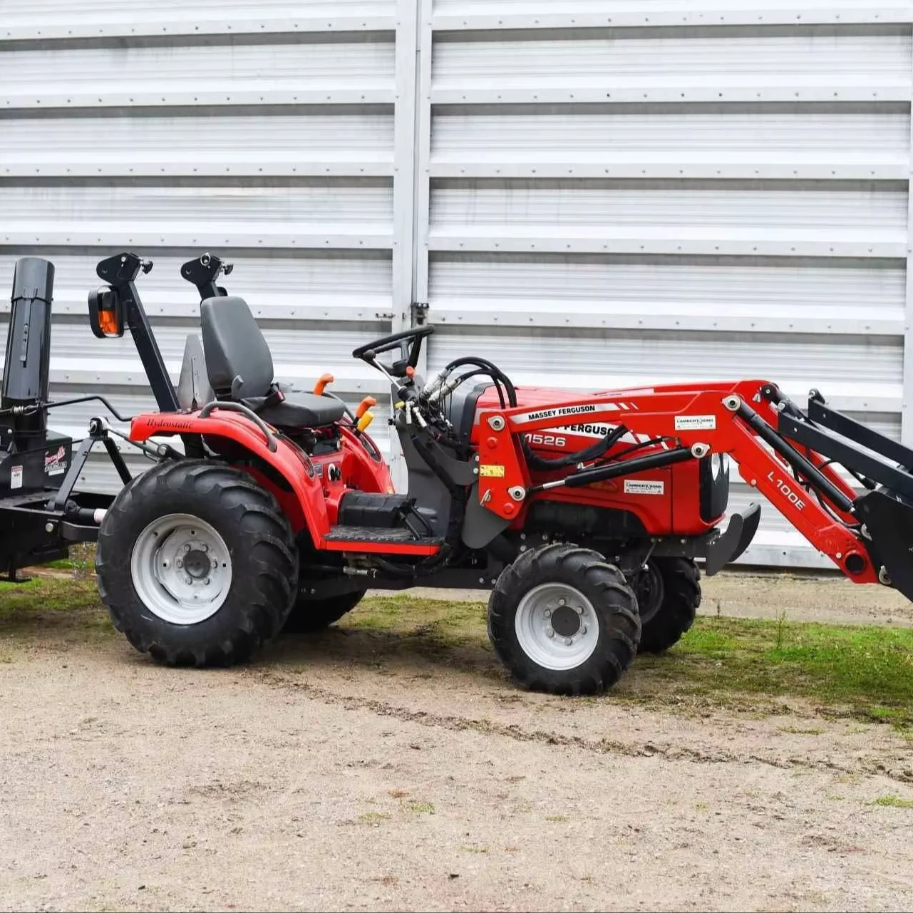 Мини-Massey feguson GC1723 50 л.с. 4WD Подержанный трактор фронтальный погрузчик и экскаватор с экскаватором в комплекте