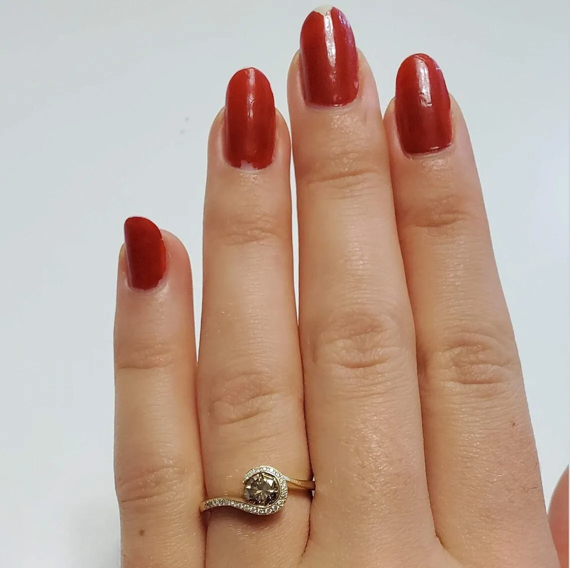 Круглое обручальное кольцо цвета шампанского бриллиантовое с золотой отделкой Подарок на годовщину Свадебный бриллиант для женщин