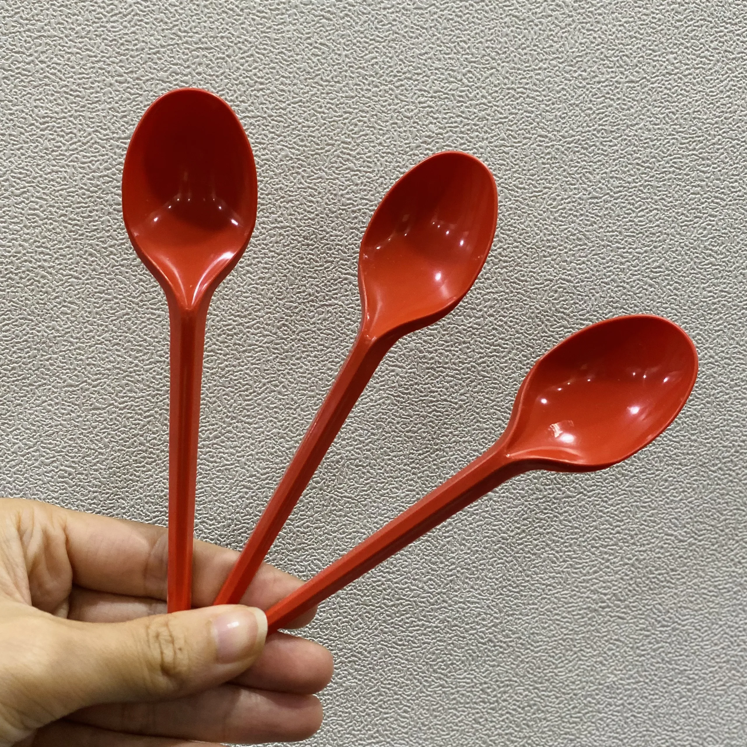 2025 New Arrival Supplier cheap price Disposable long handle plastic spoons for party restaurant fast food soup spoon disposable